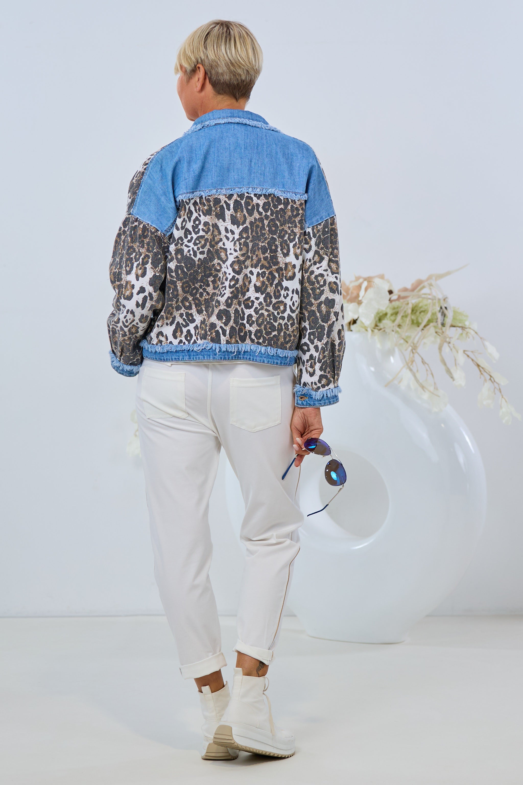 Jeansjacke mit großen Taschen, denim blau-leo