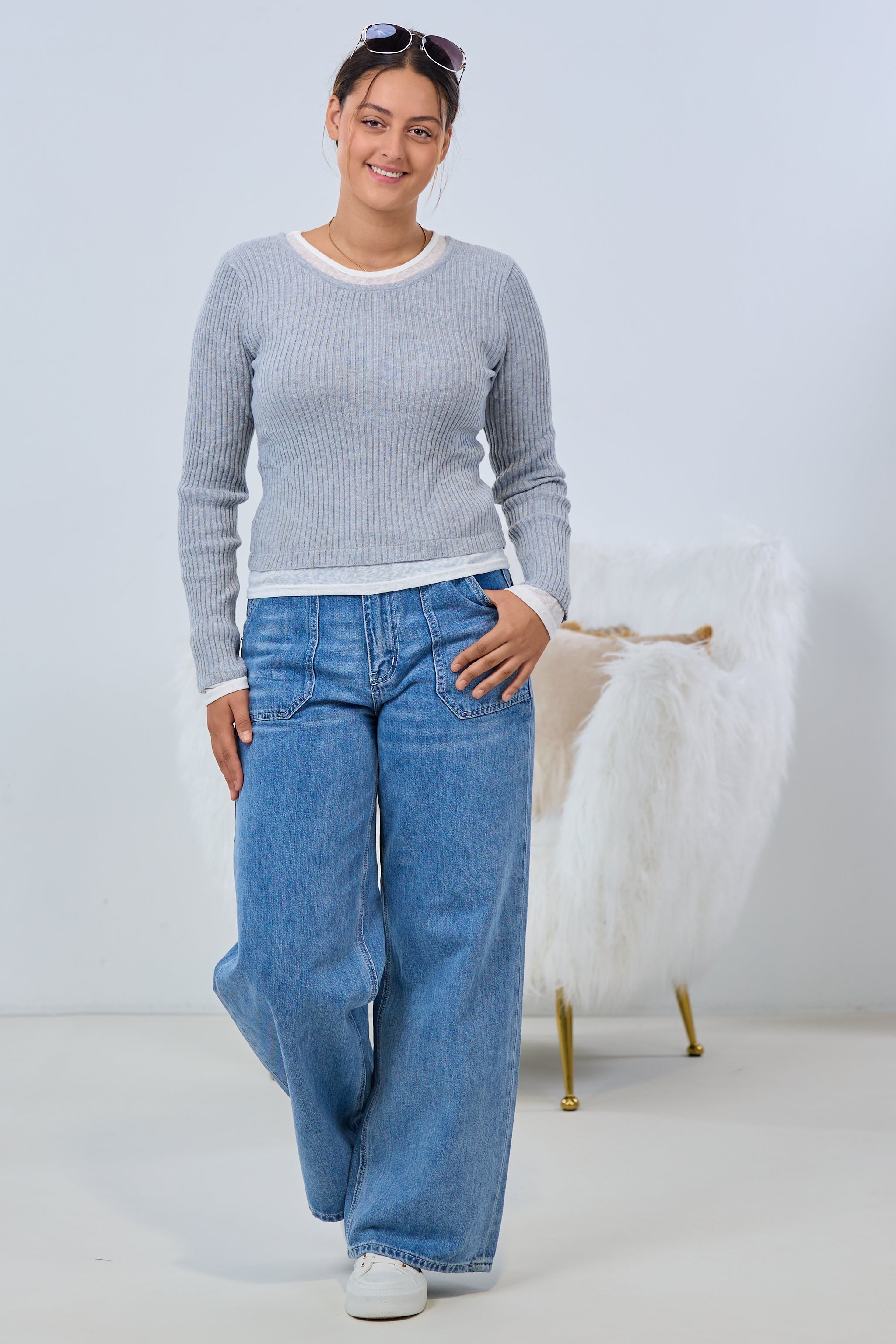 Ripp-Pulli im Materialmix, grau-weiß