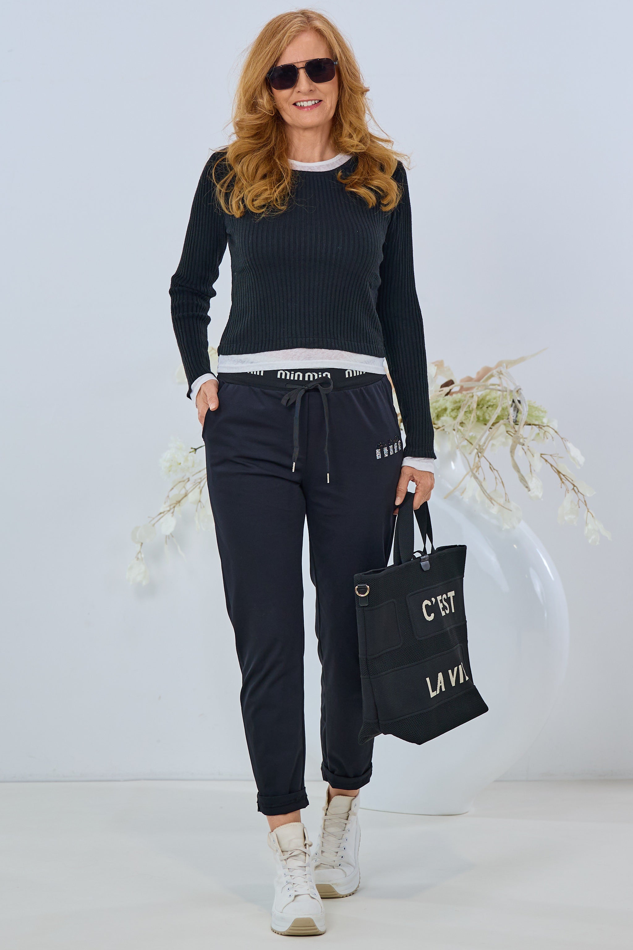 Ripp-Pulli im Materialmix, schwarz-weiß