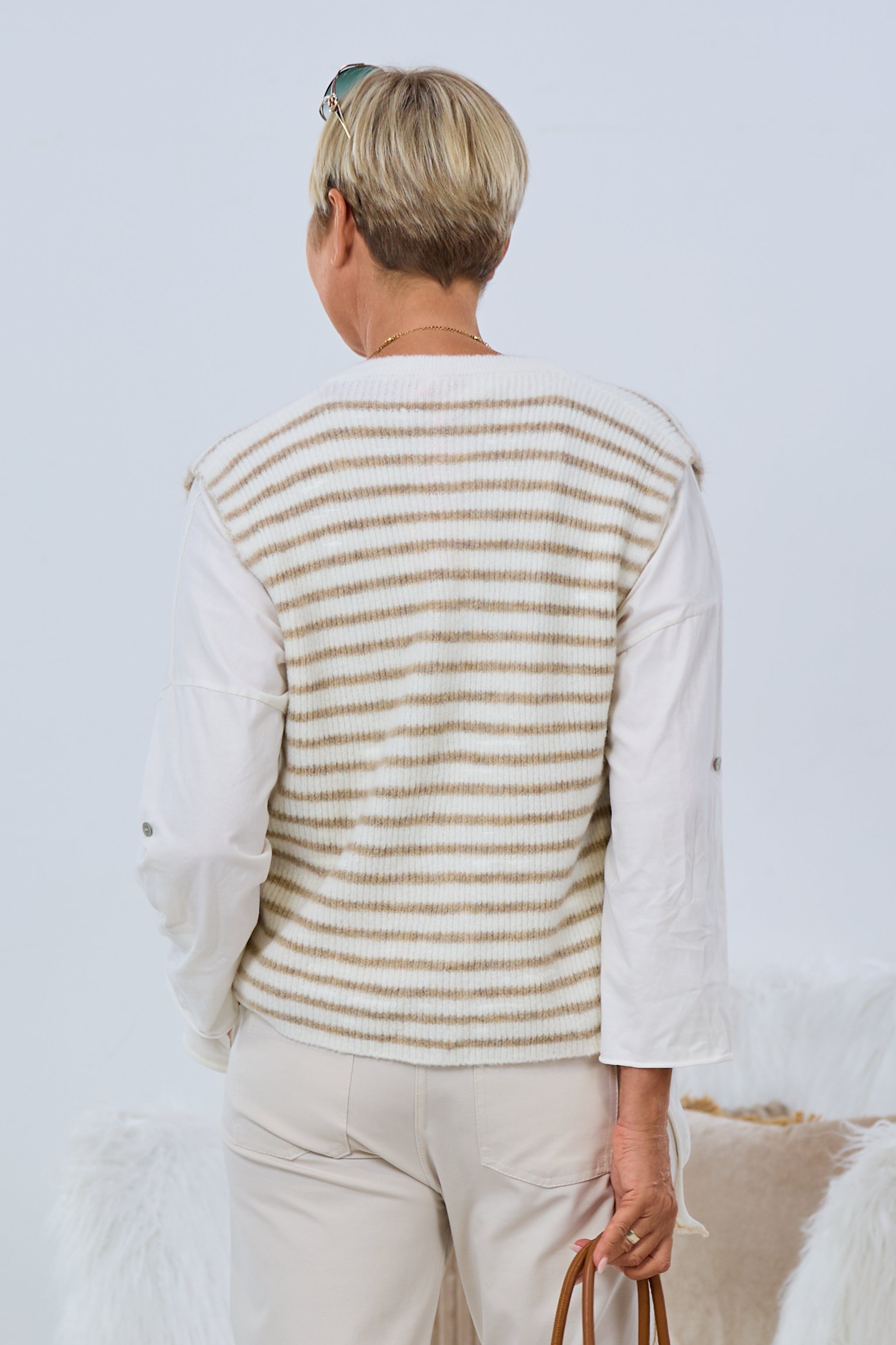 Geringelte Weste, ecru-taupe