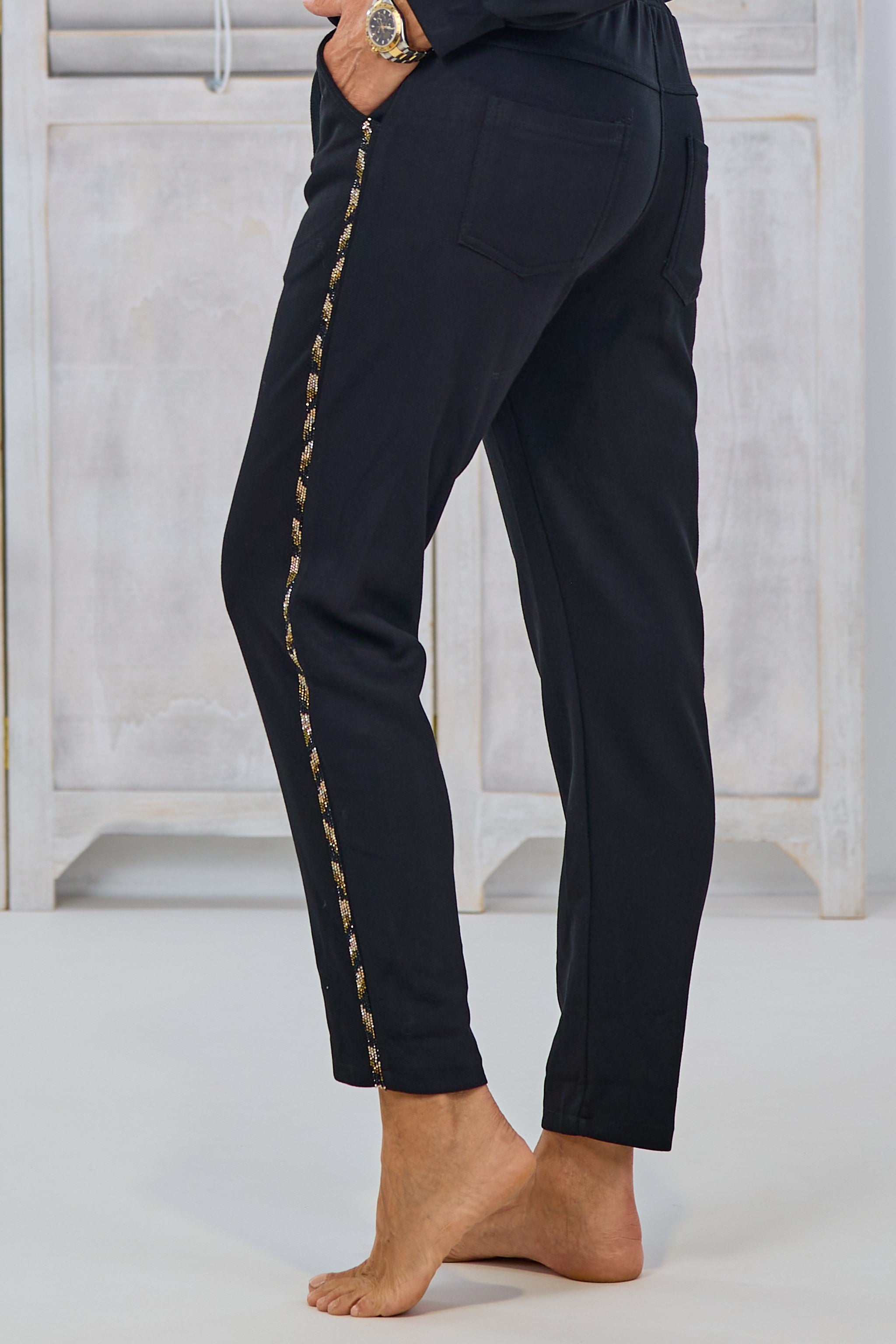 Cozy Hose mit seitlichen Glitzerstreifen, schwarz
