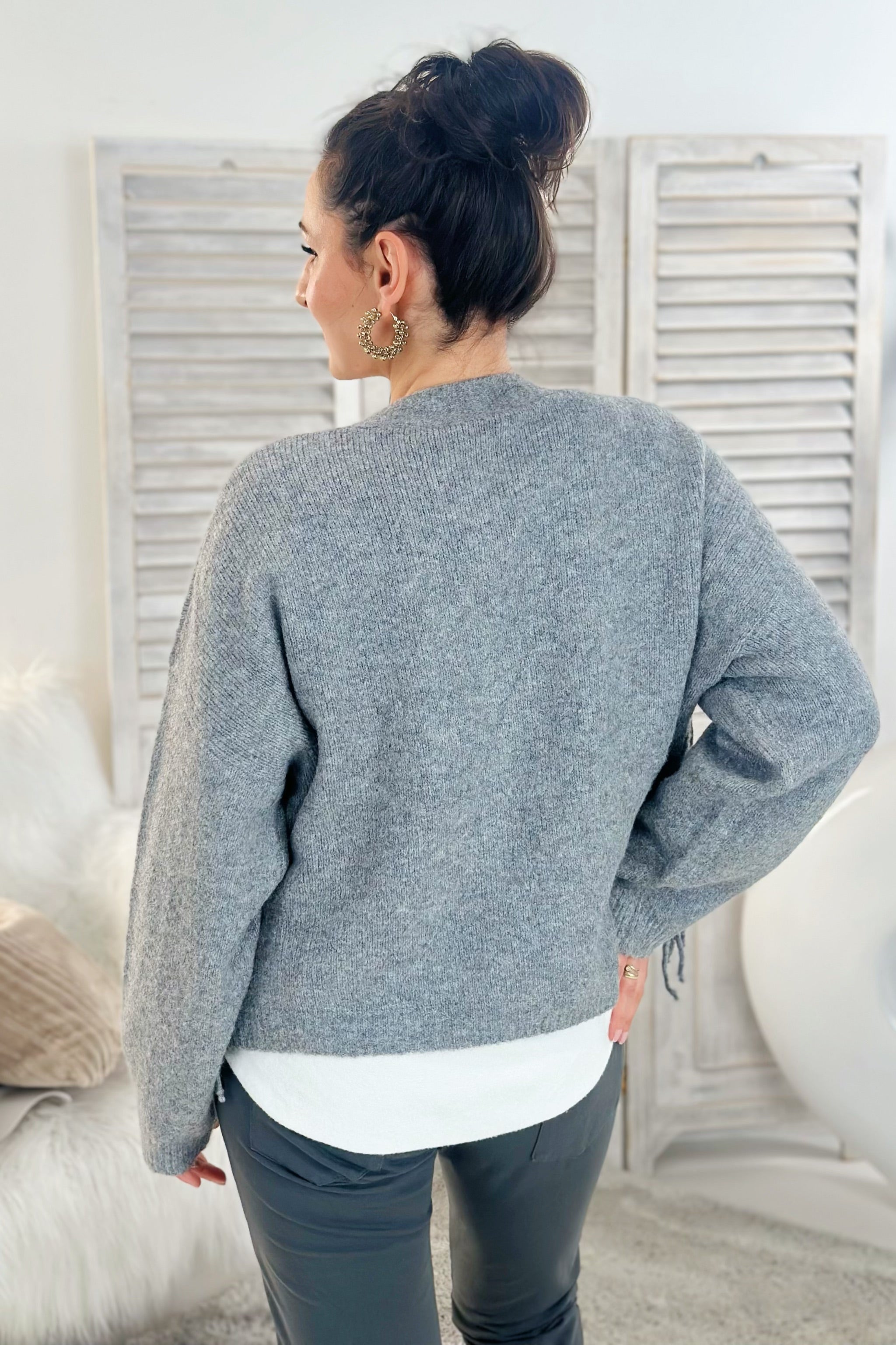 Cardigan mit Zierkordeln, grau