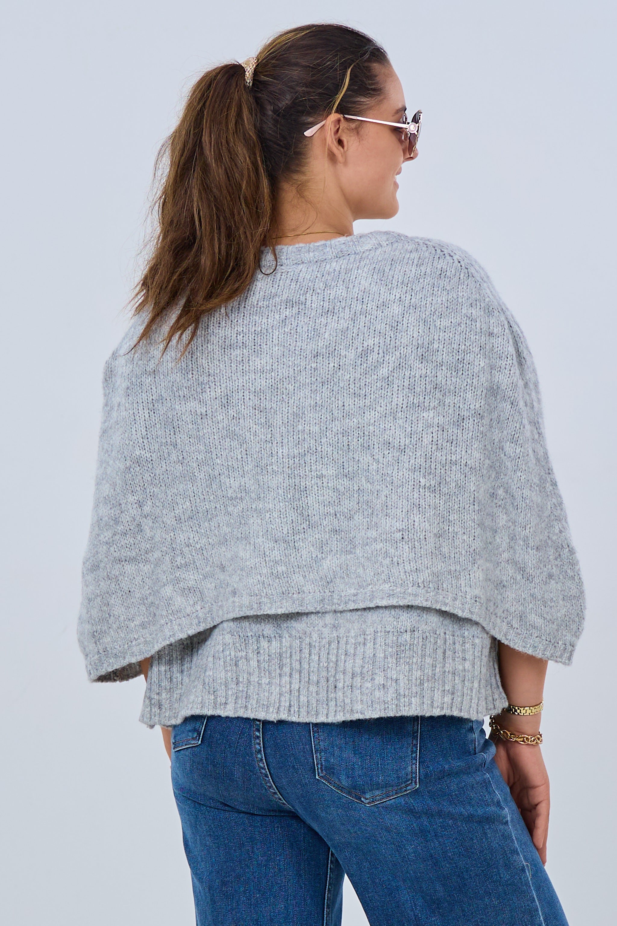 Poncho/Pullover/Jacke mit Knöpfen, grau-meliert