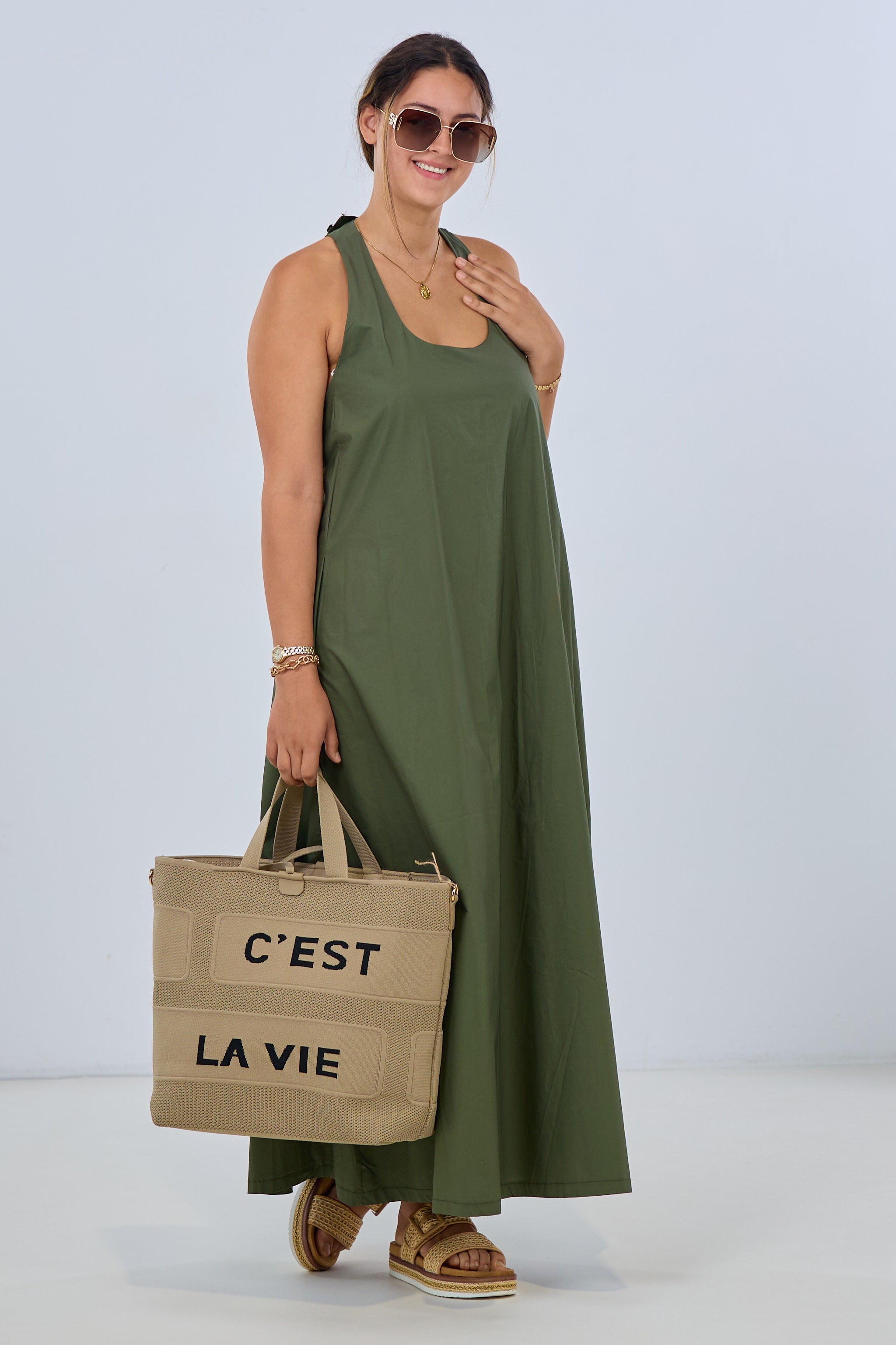 langes Kleid mit mega Rückenausschnitt, khaki