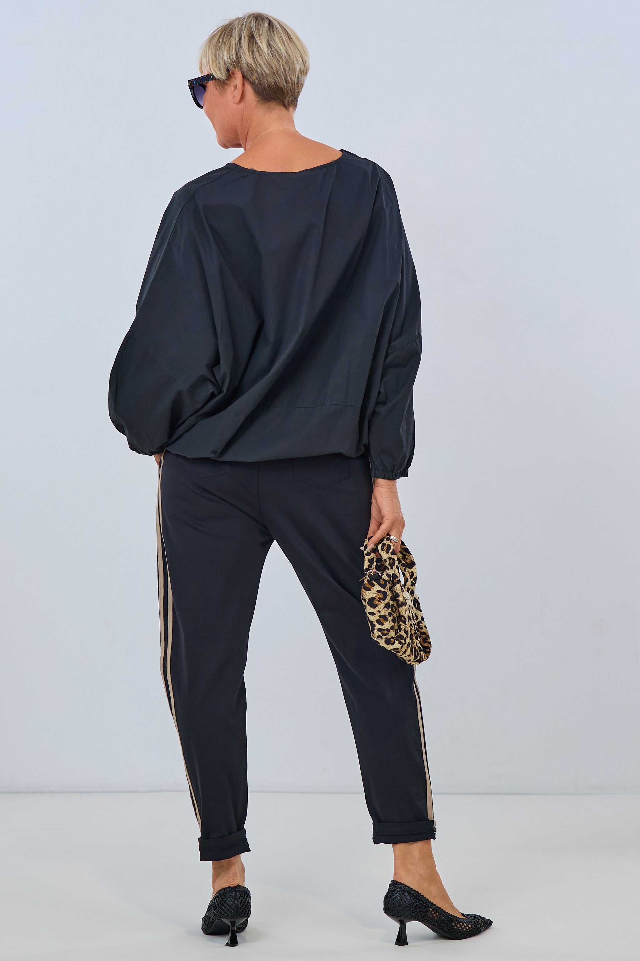 Bluse mit großen Taschen und Kordelzug, schwarz