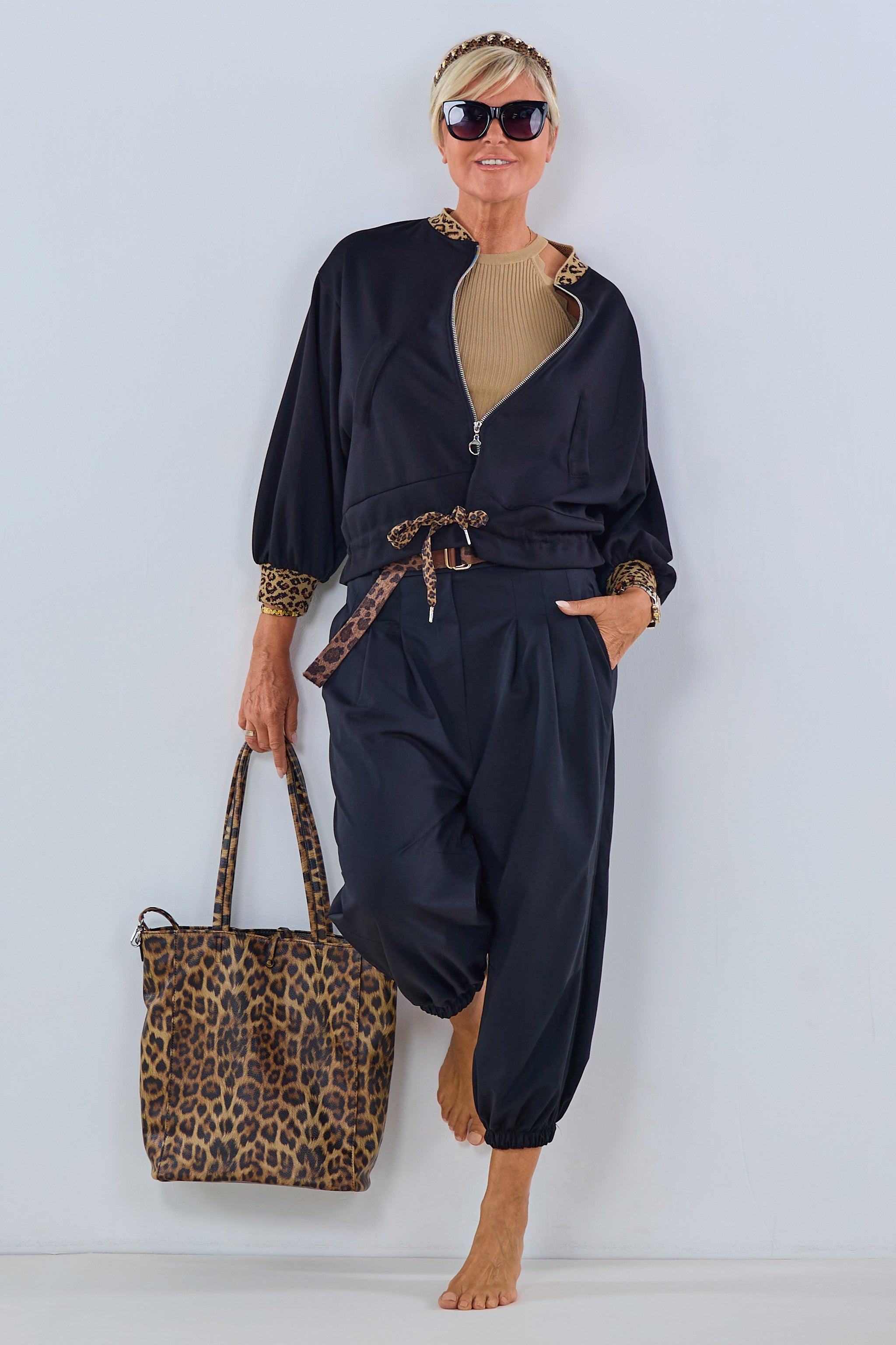 Cozy Blouson mit Kordelzug, schwarz-leo