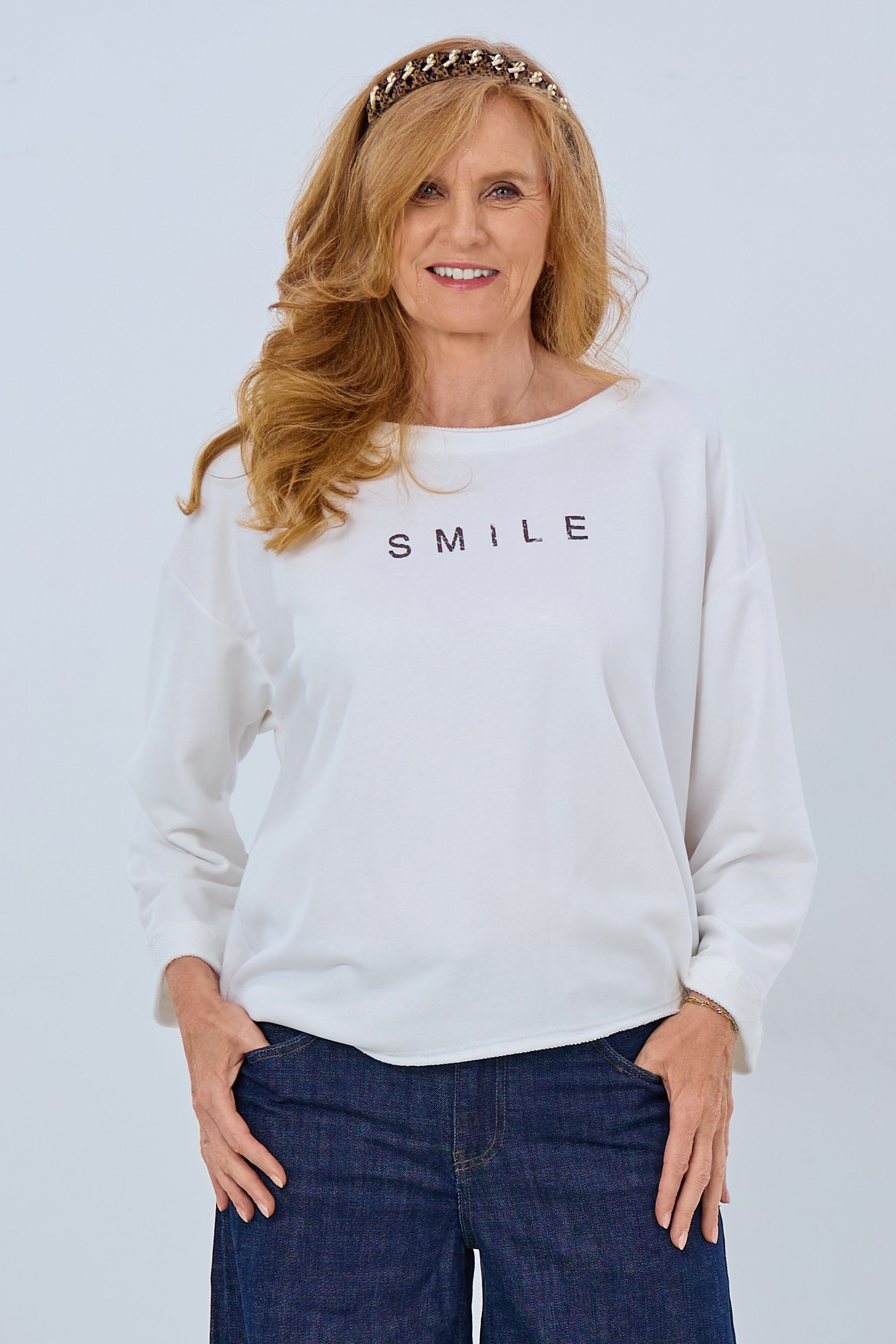Sweaty with smile print, white