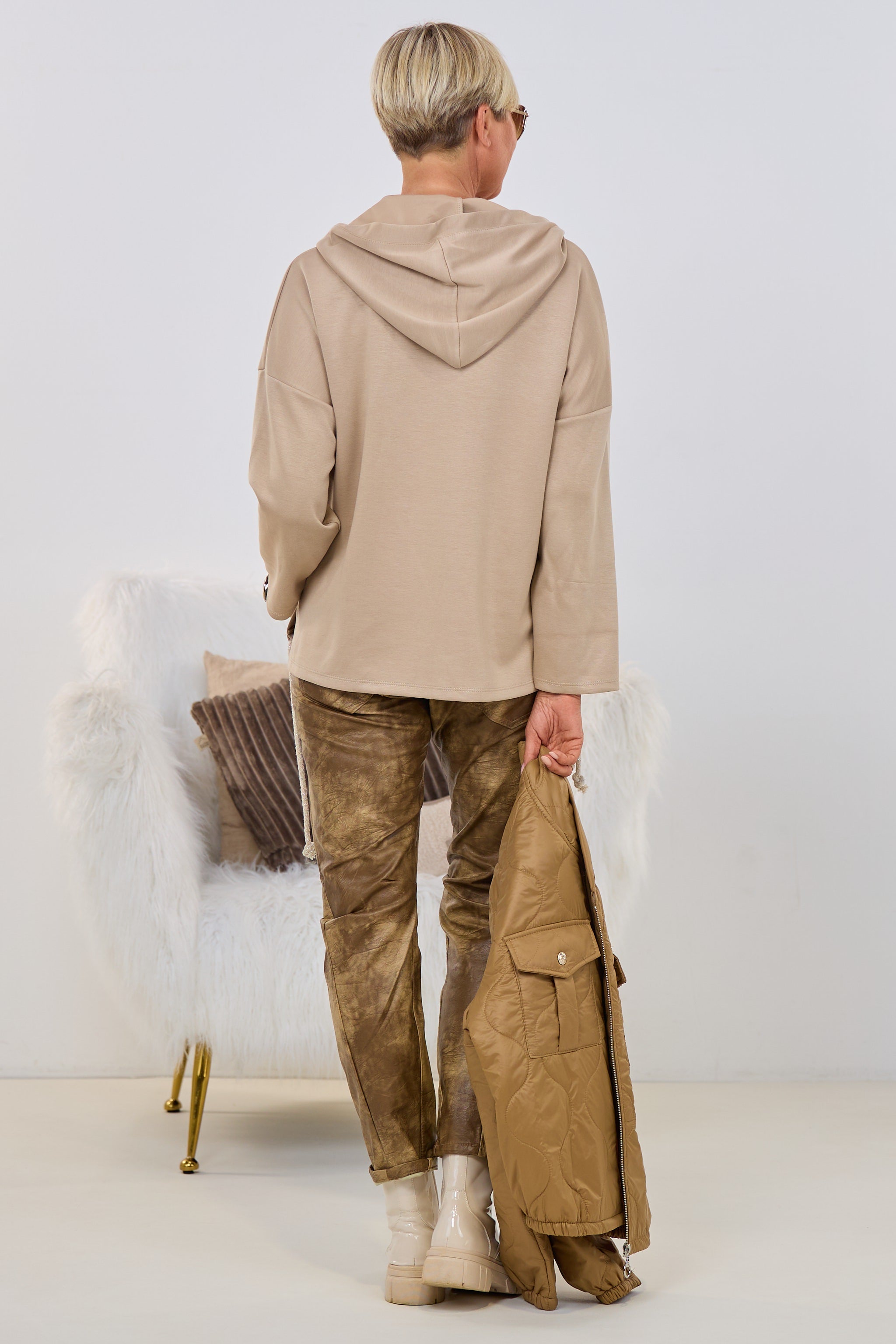 Cozy Hoodie mit tollem Motiv und Strasssteinchen, dunkelbeige