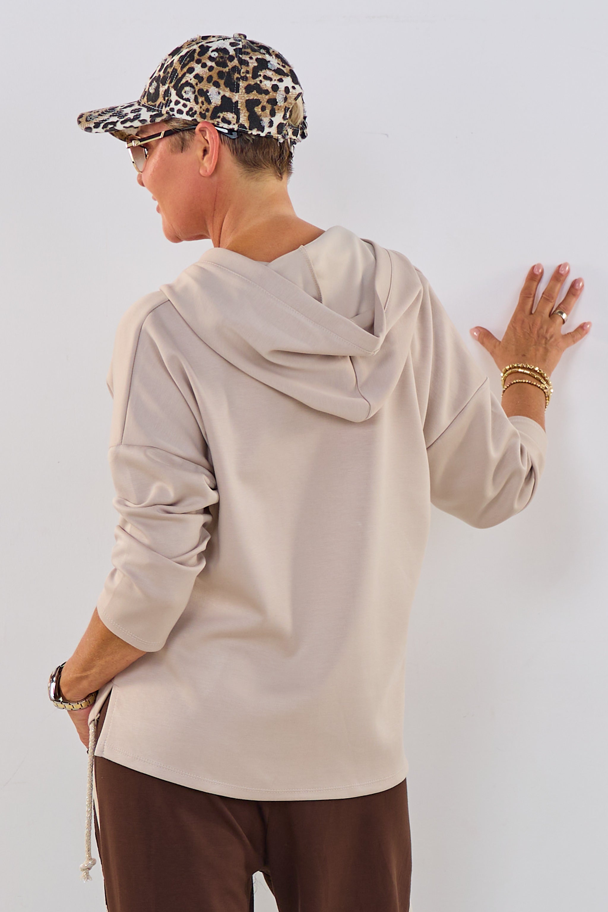 Cozy Hoodie mit tollem Motiv und Strasssteinchen, beige