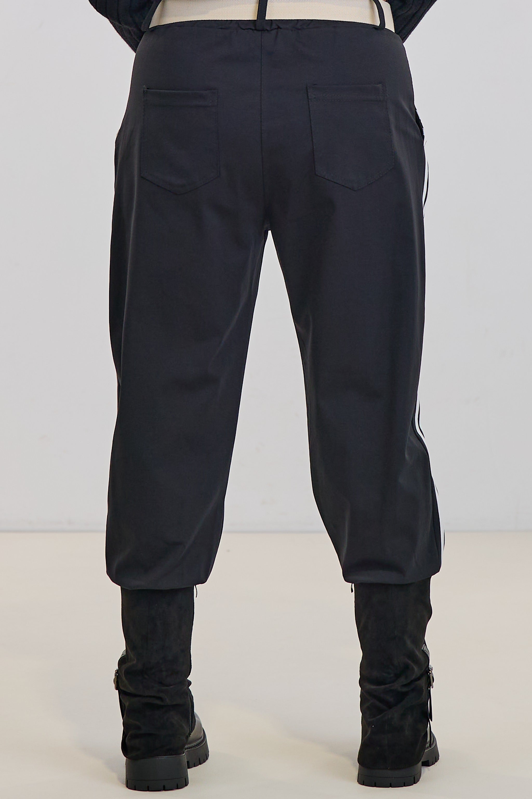 Hose mit langen Bündchen, schwarz-ecru