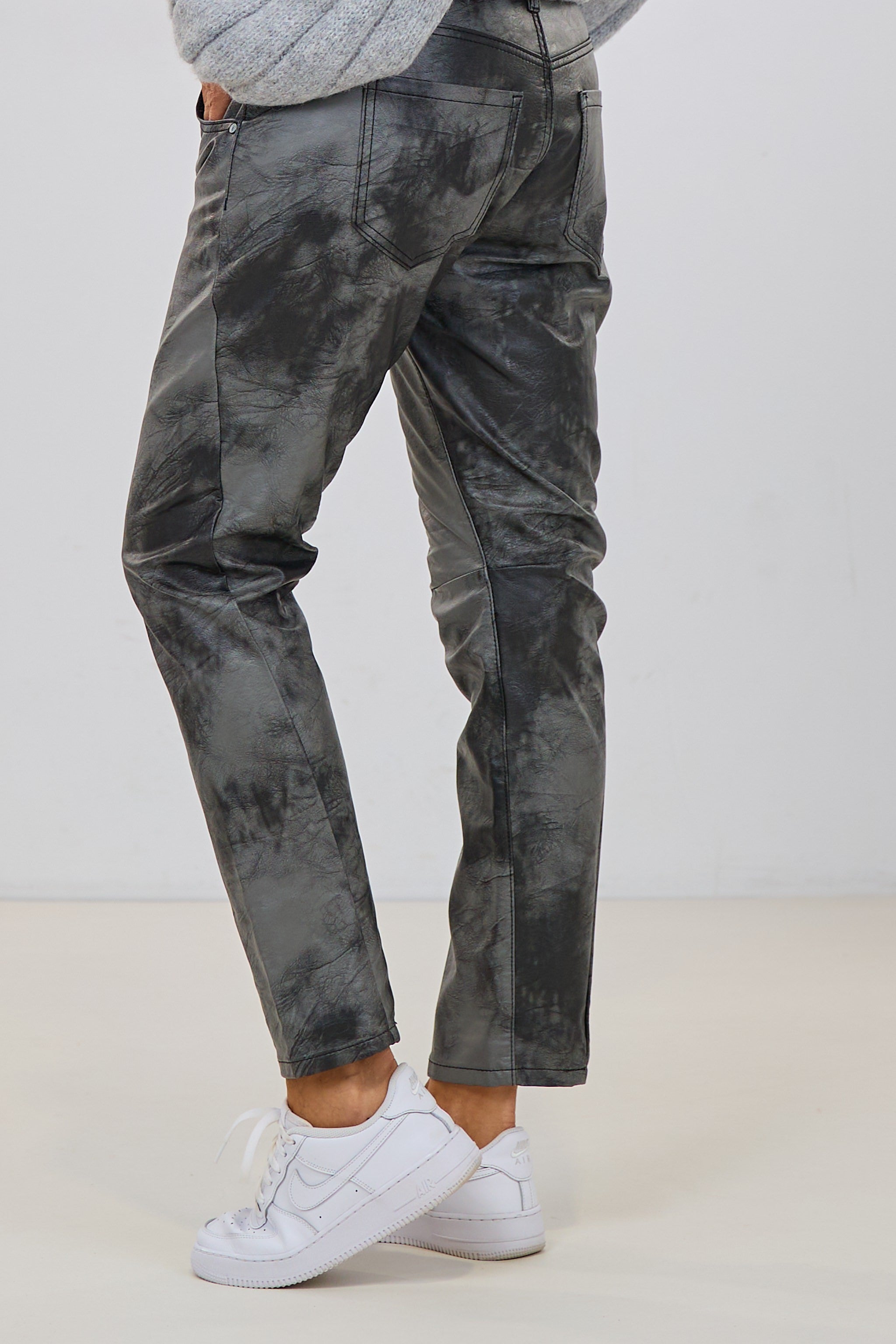 Batik Lederlook Hose, anthrazit-grau