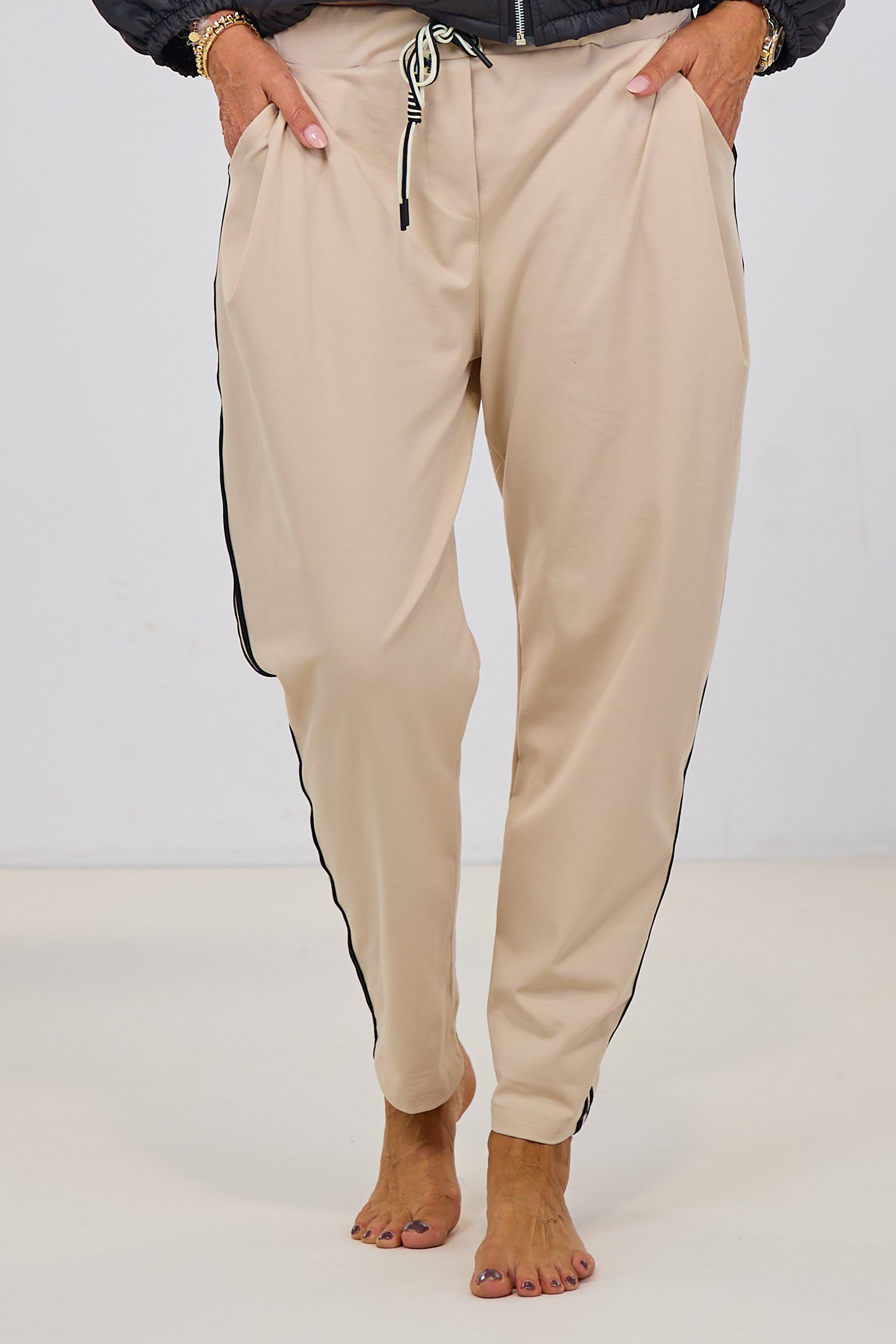 Hose mit Kordelzug und Streifen, beige
