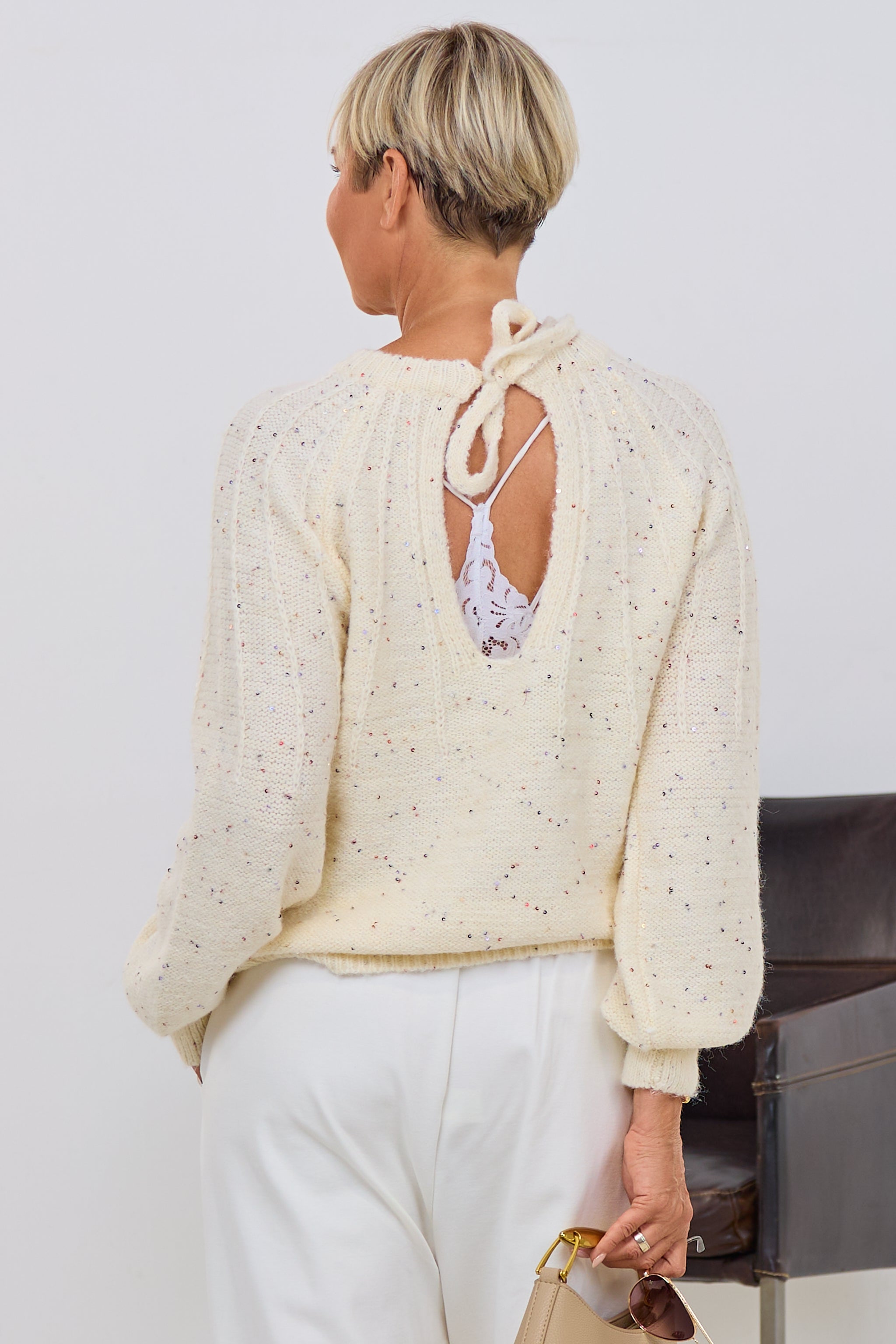 Strickpulli mit Raglanärmeln und Pailletten, creme