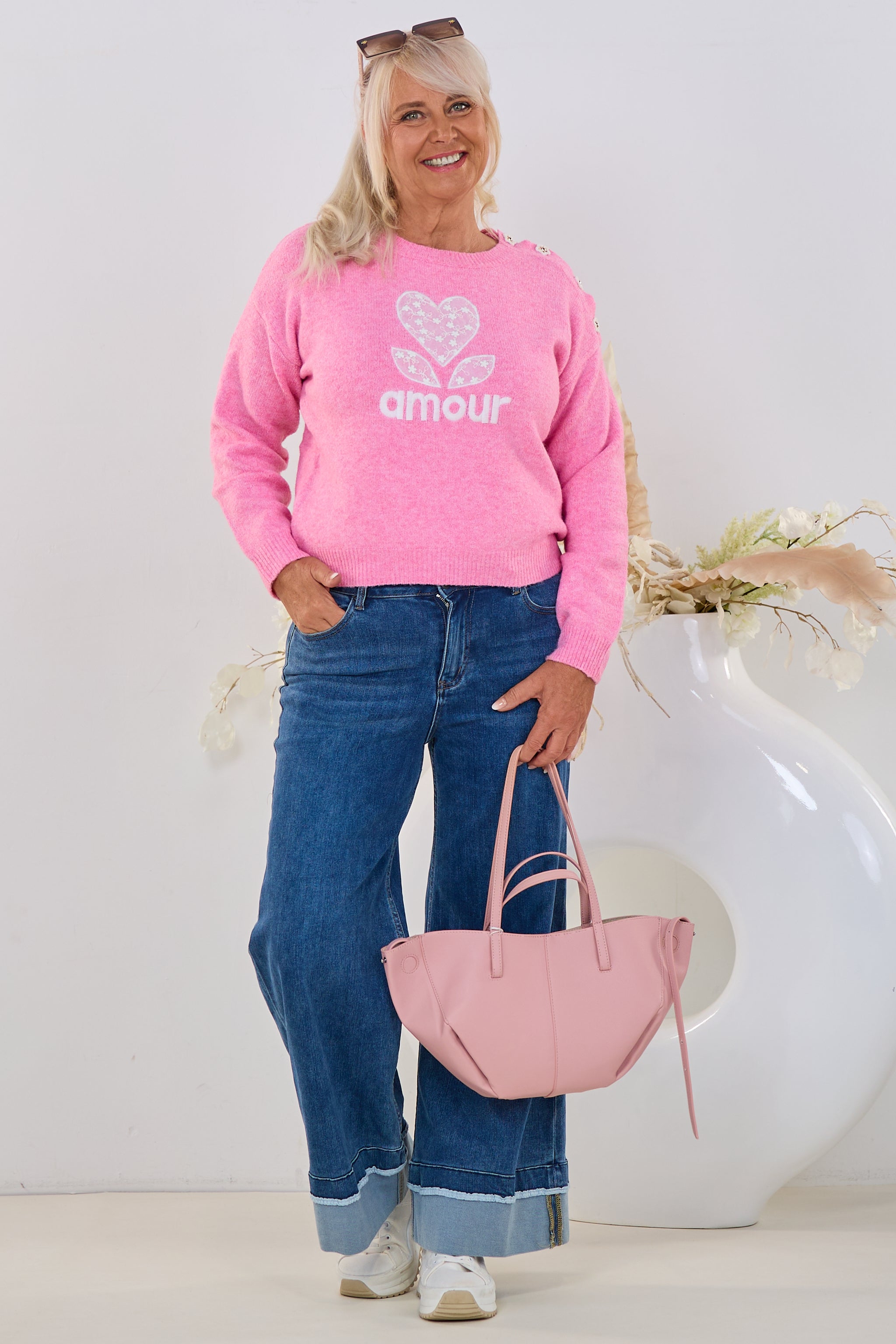 Strickpulli amour mit Blumenknöpfen, rosa-melliert