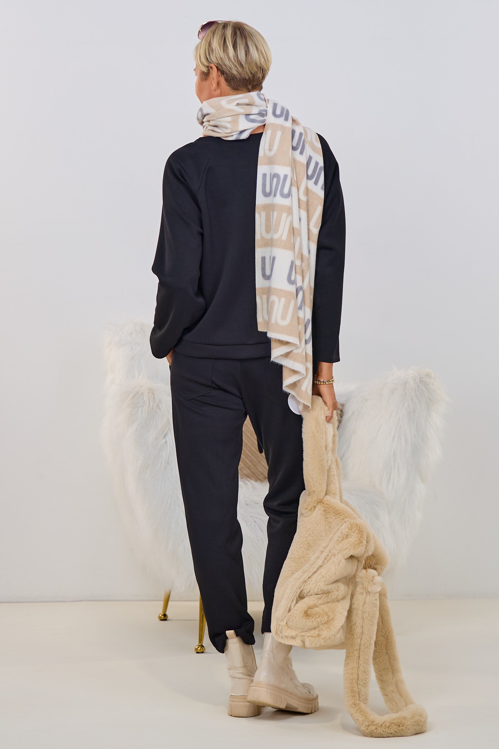 Cozy Shirt mit Herz, schwarz
