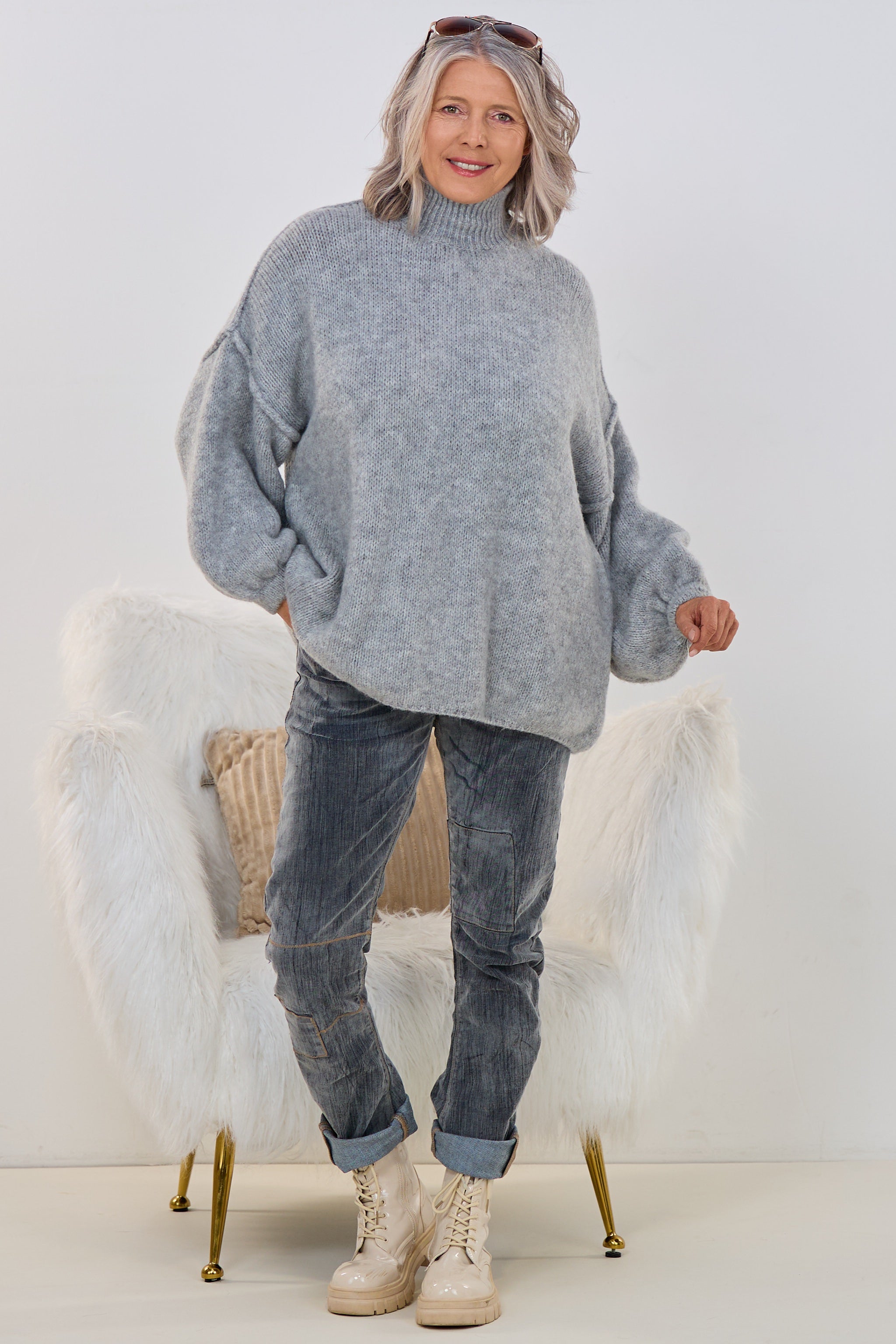 Grober Strickpullover mit Turtleneck, grau