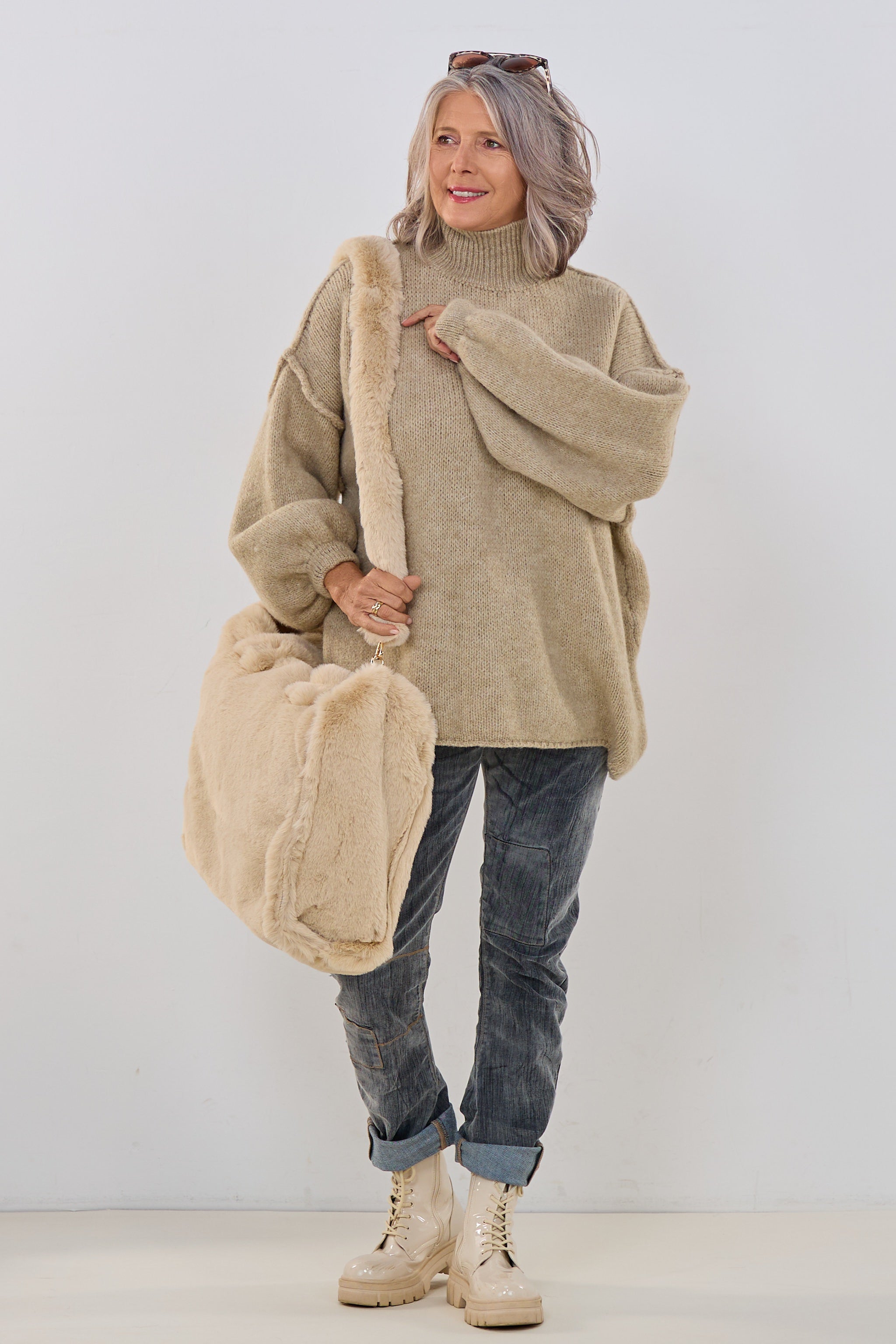 Grober Strickpullover mit Turtleneck, beige