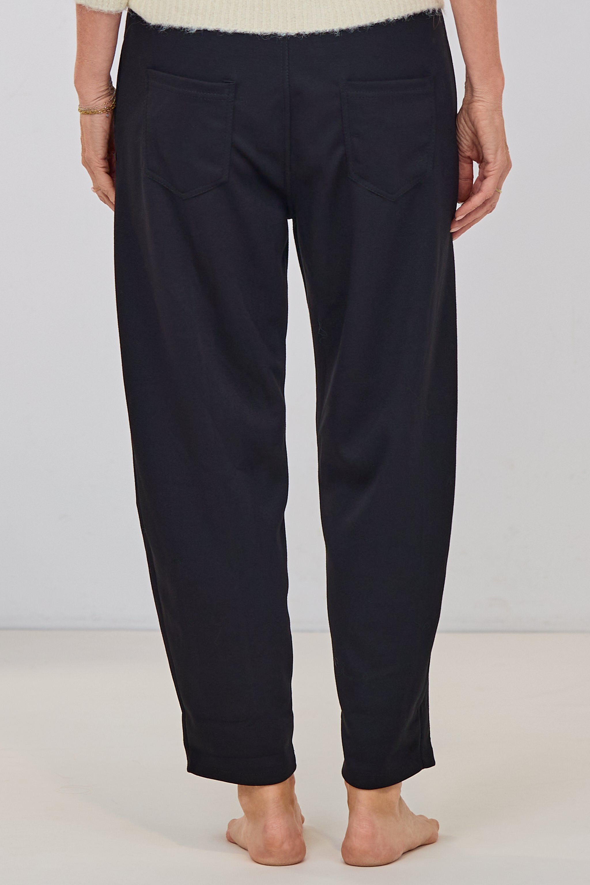 Cozy Hose mit goldenem Schleifchen, schwarz