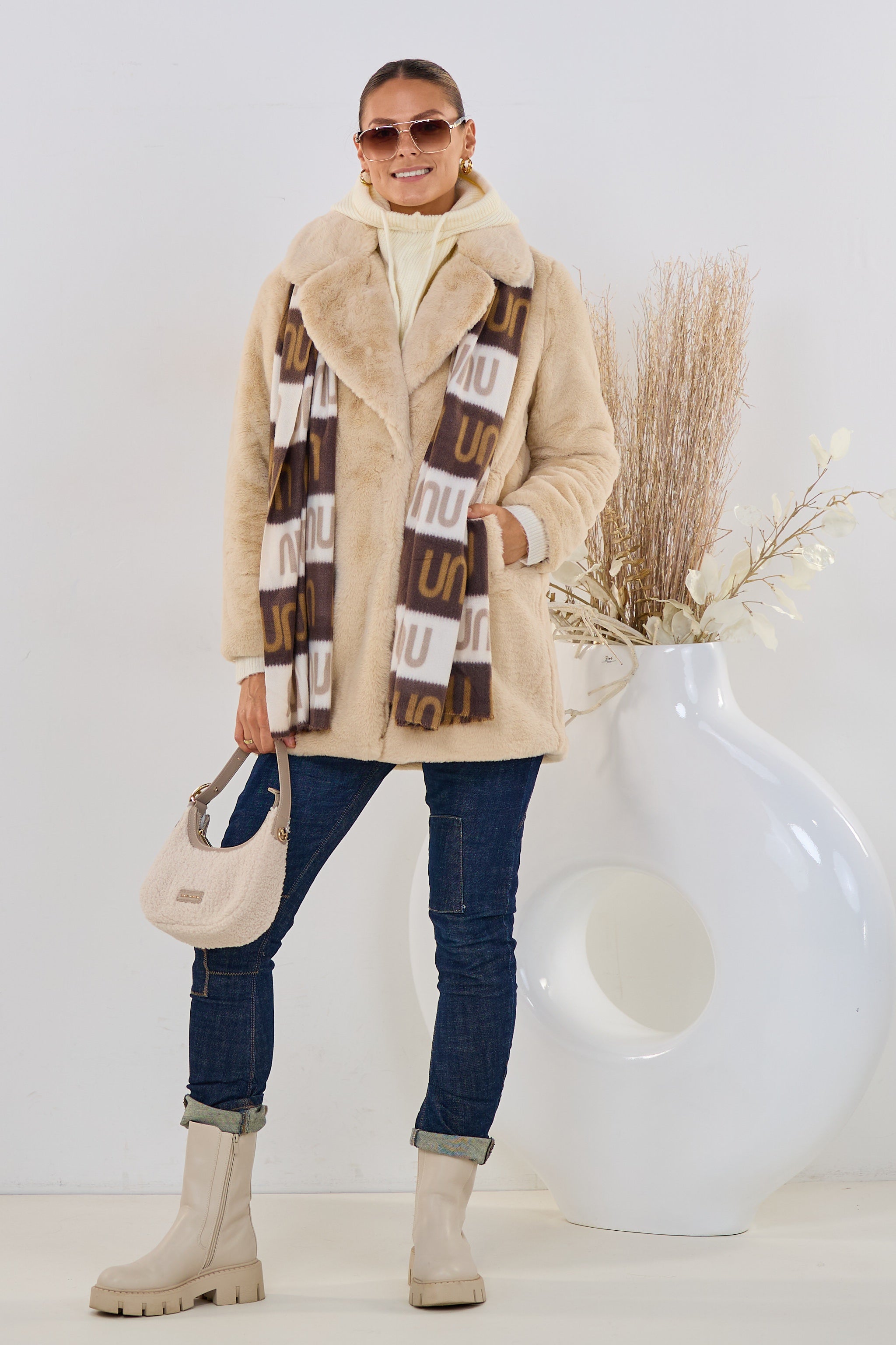 Kurzmantel in Felloptik, beige