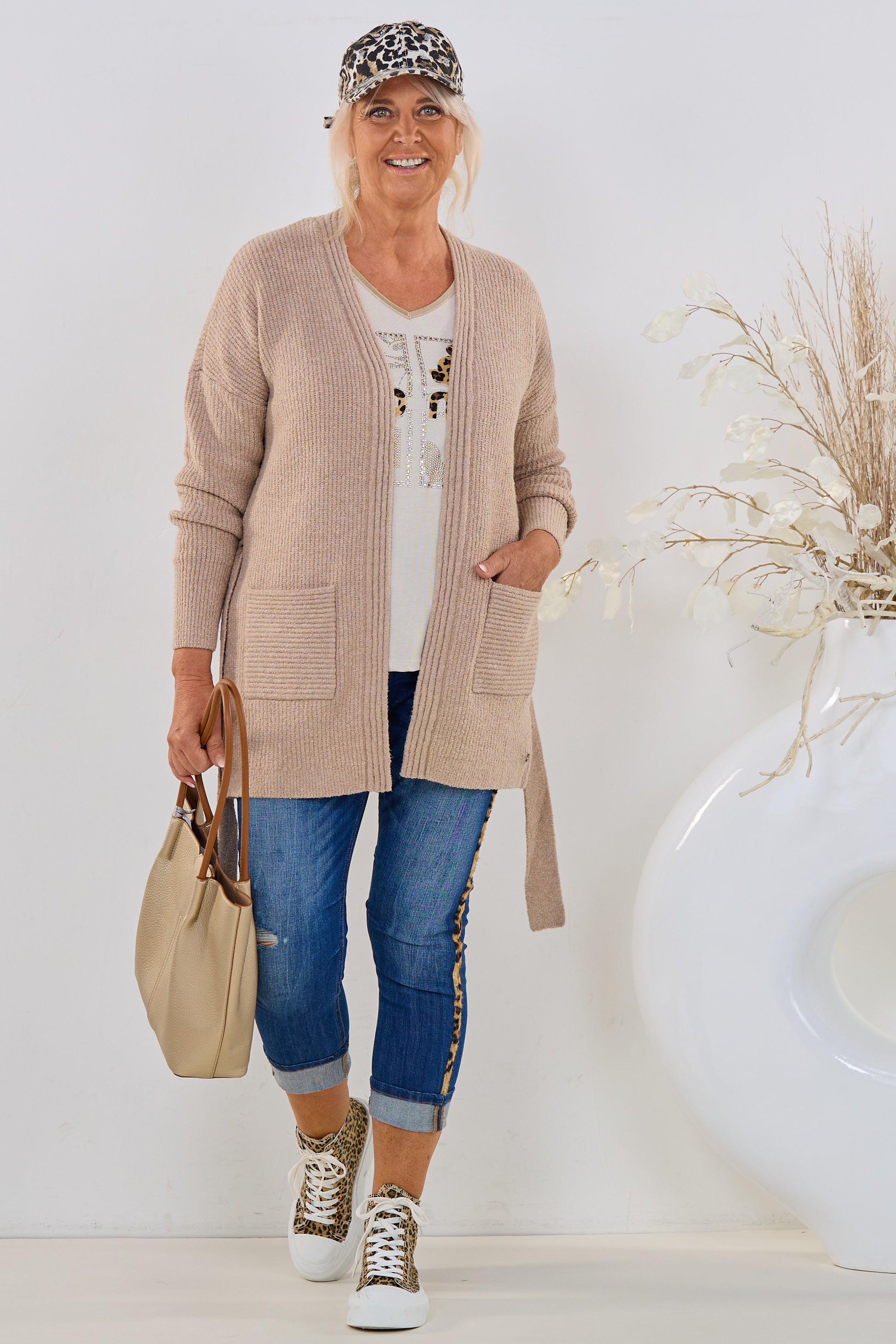 Strickjacke mit Taschen und Gürtel, beige-melange
