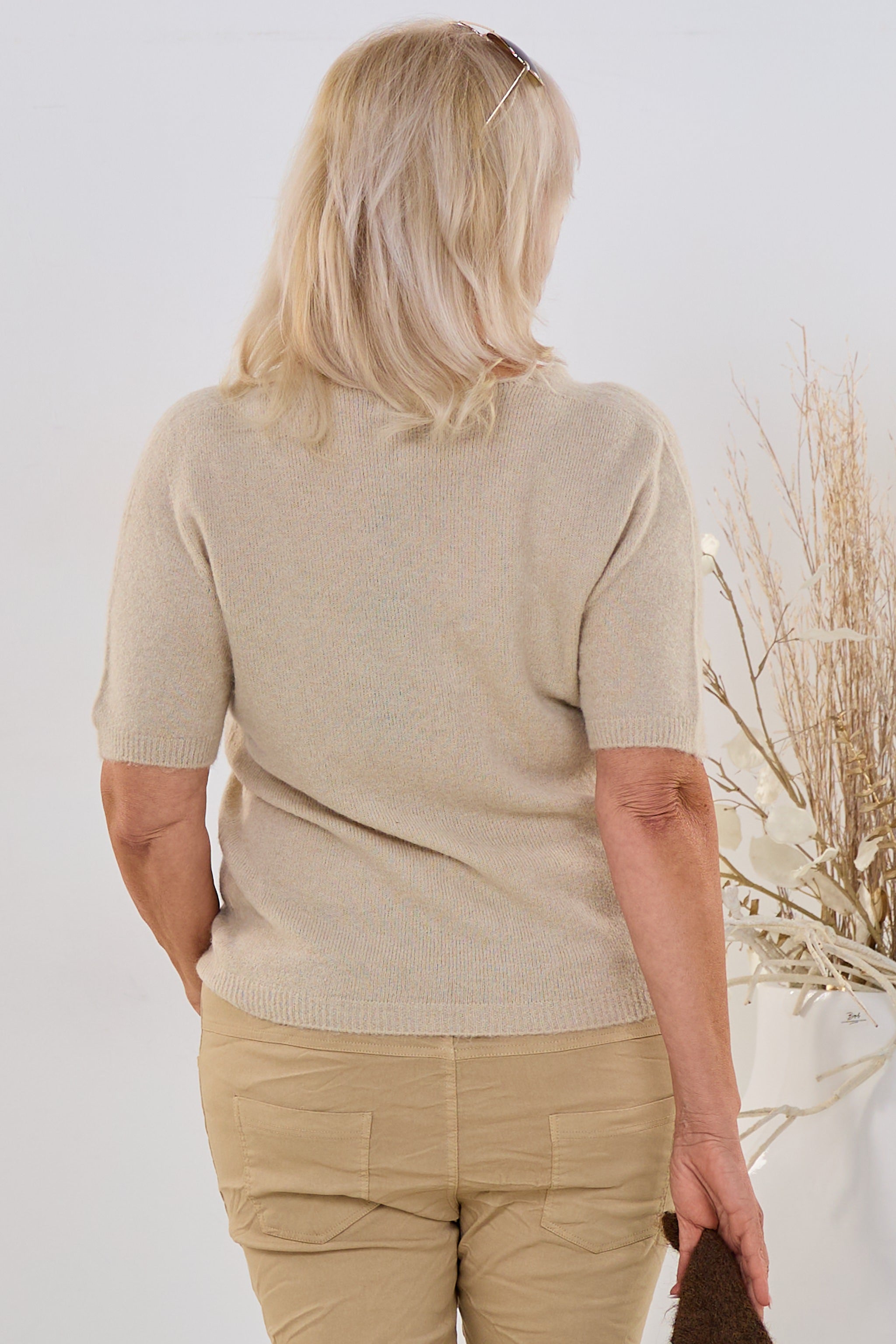 Flauschiger Kurzarmpulli "J'adore", beige-gold-leo