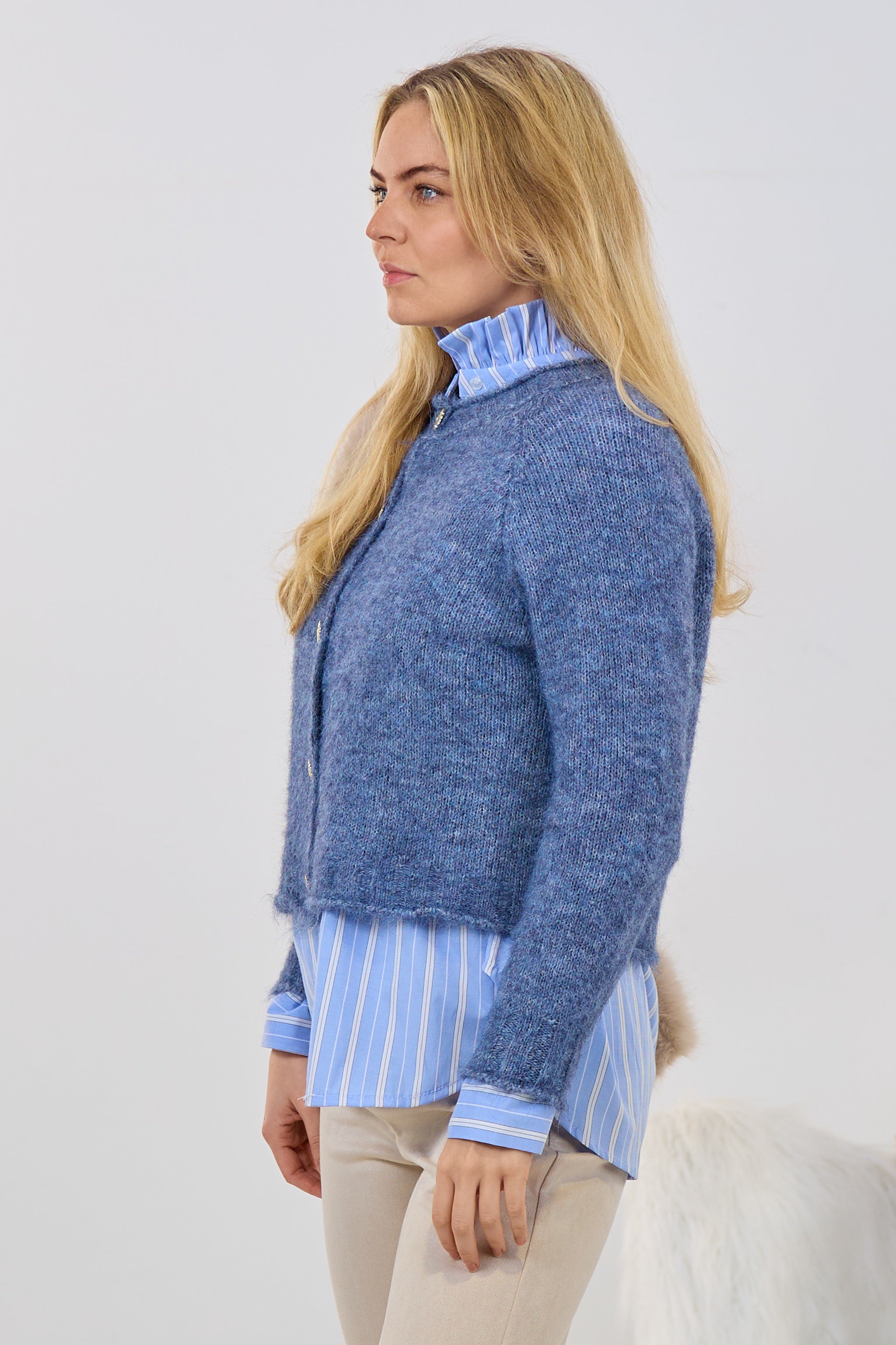 Cardigan mit goldfarbenen Knöpfen, blau