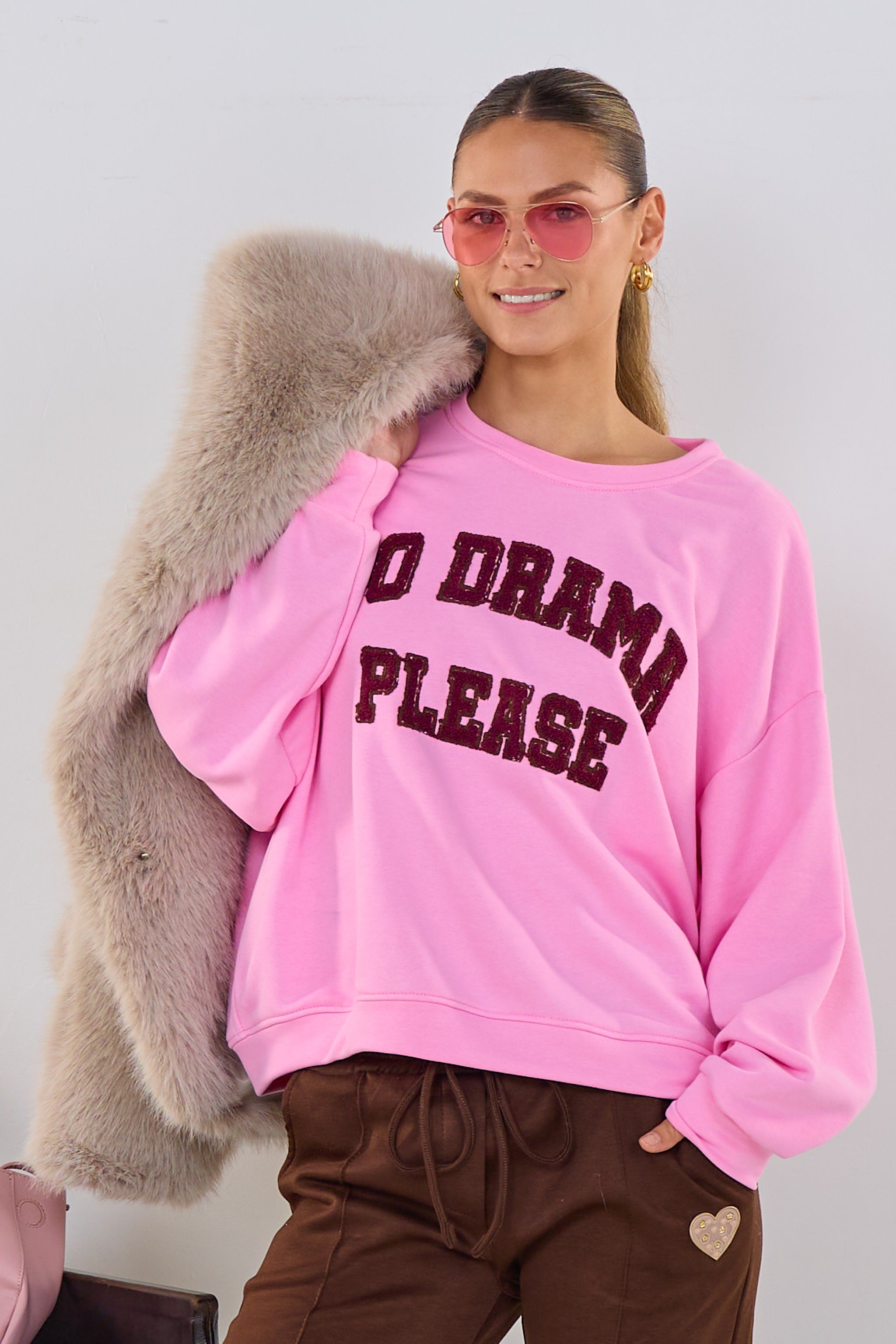 Sweaty NO DRAMA PLEAST, rosa-bordeaux