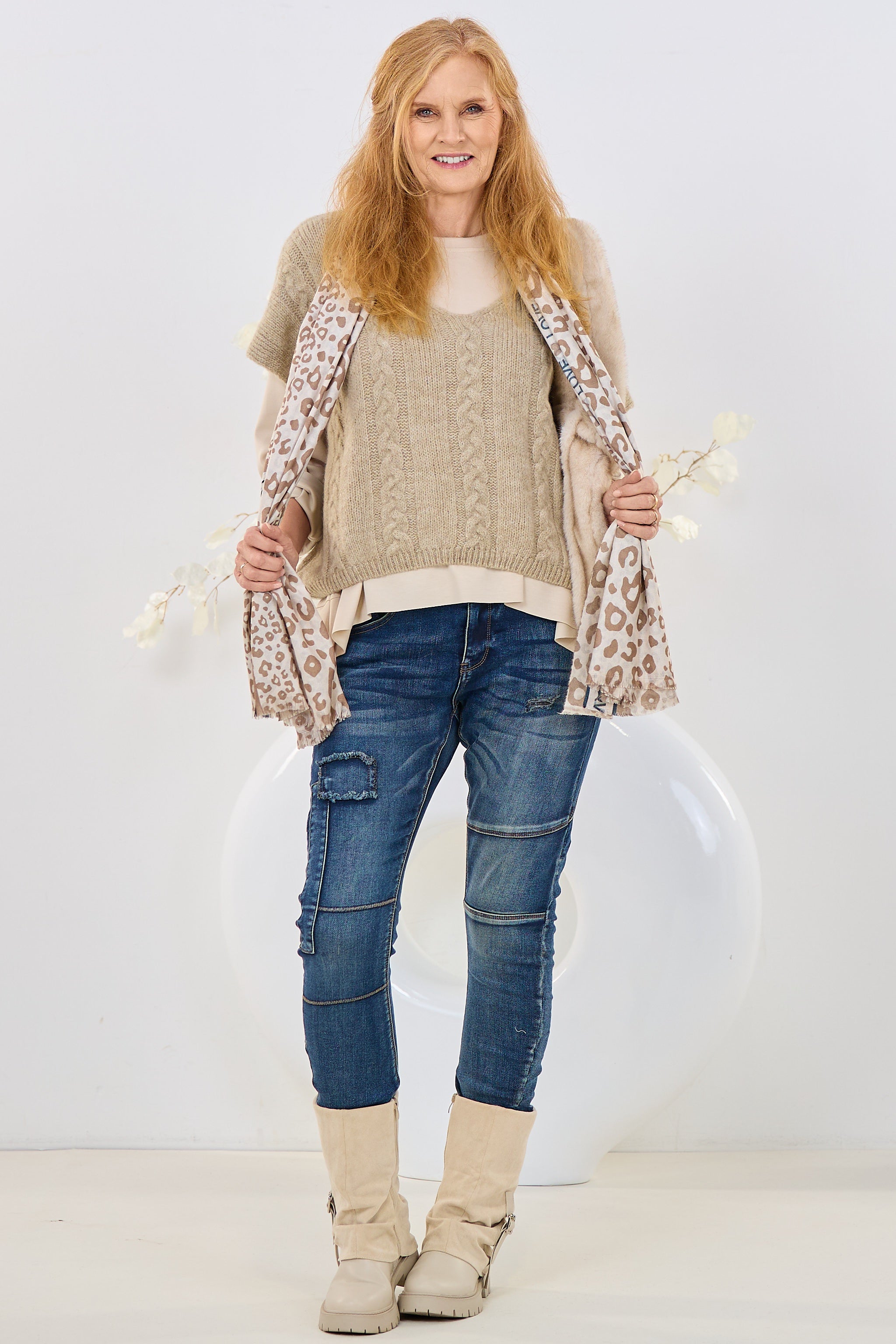 Weiter, weicher Pullunder mit Zopfmuster, beige