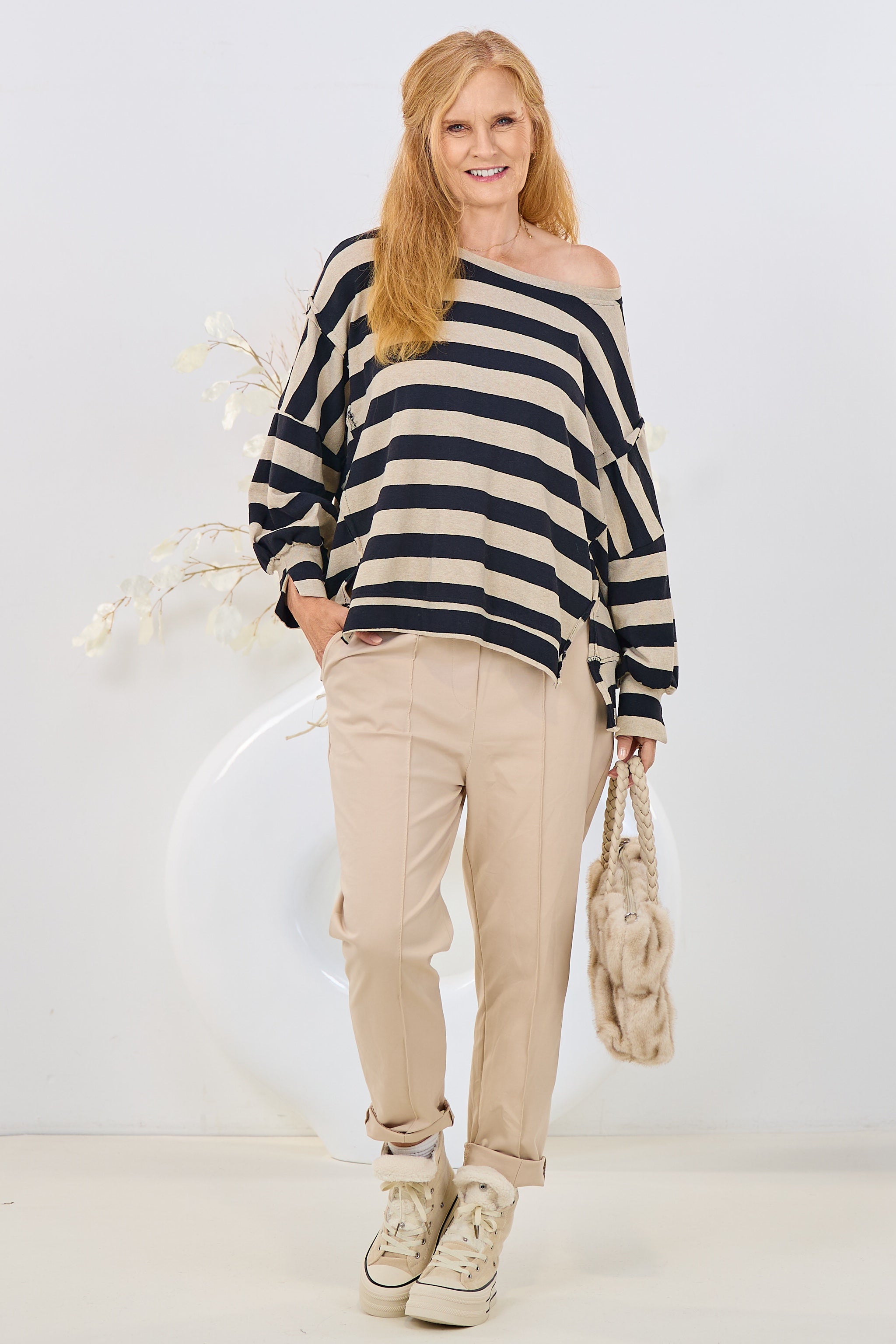 Stoffhose mit Biese, beige