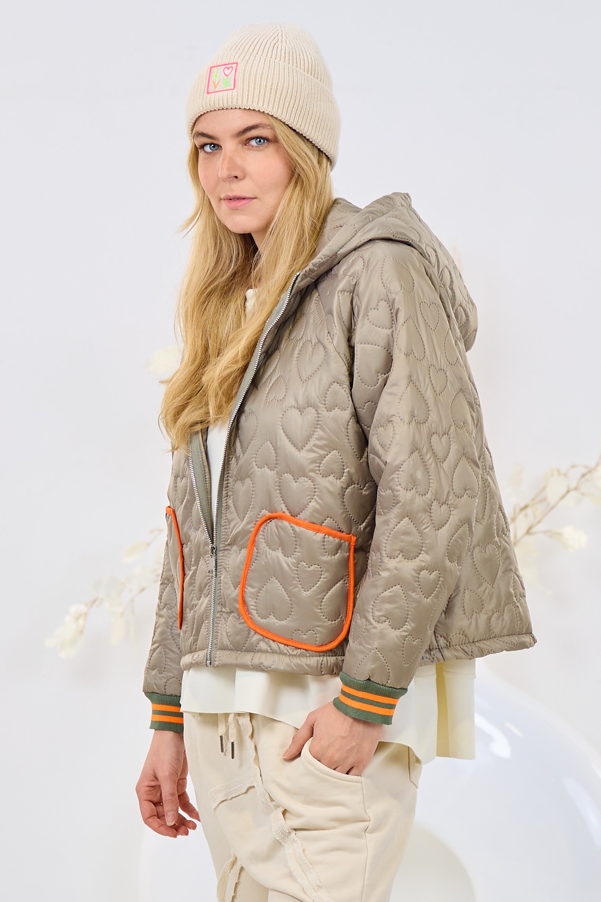Steppjacke mit Kapuze und aufgesetzten Taschen, khaki-orange