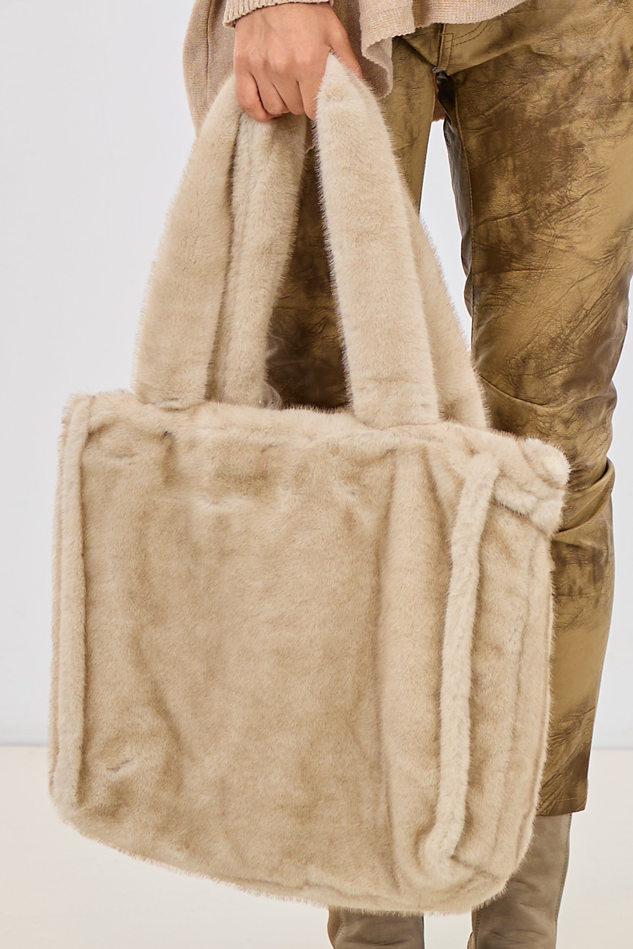 Kuschelige Felltasche, beige-taupe meliert