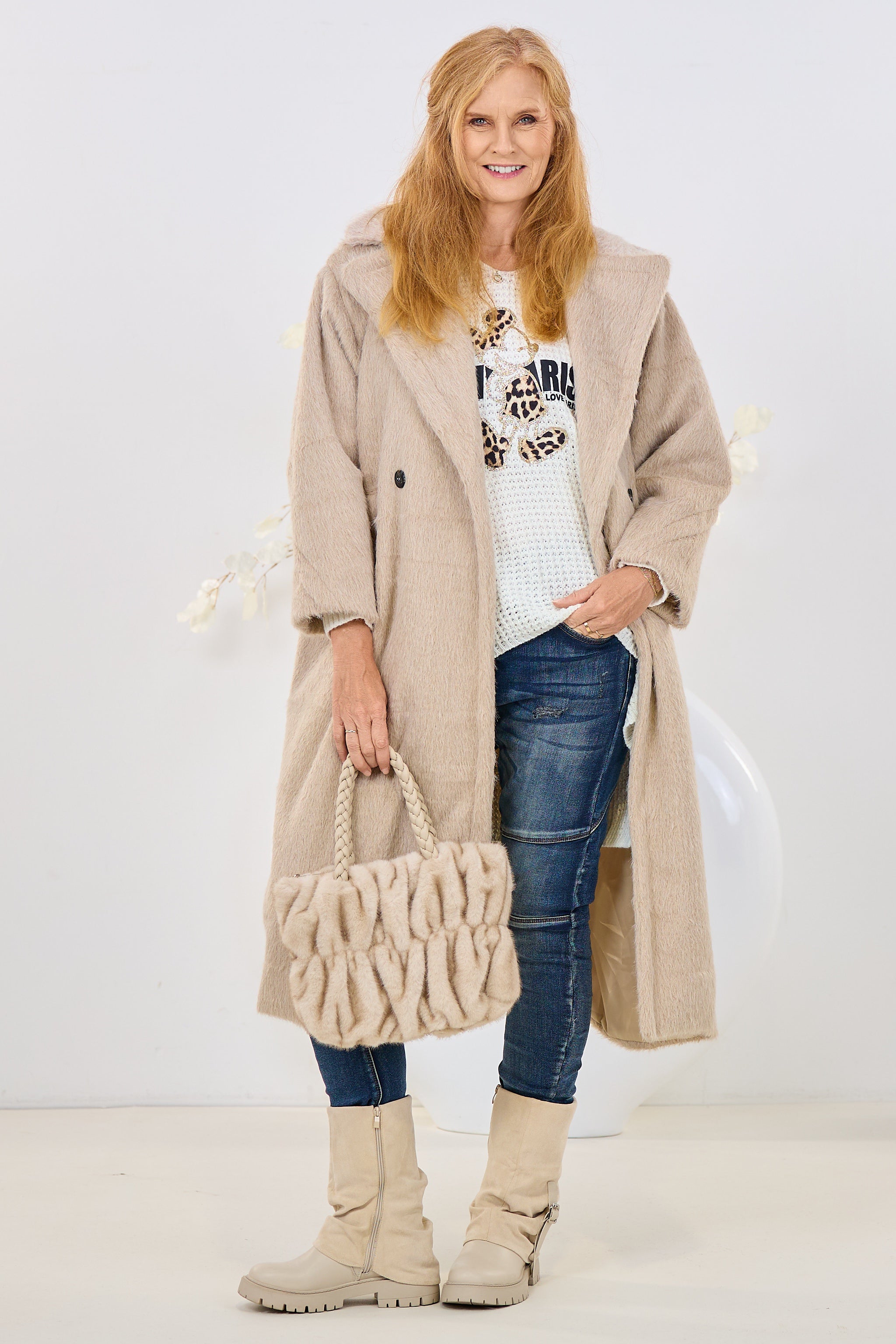 Kuscheliger Mantel in Felloptik, beige