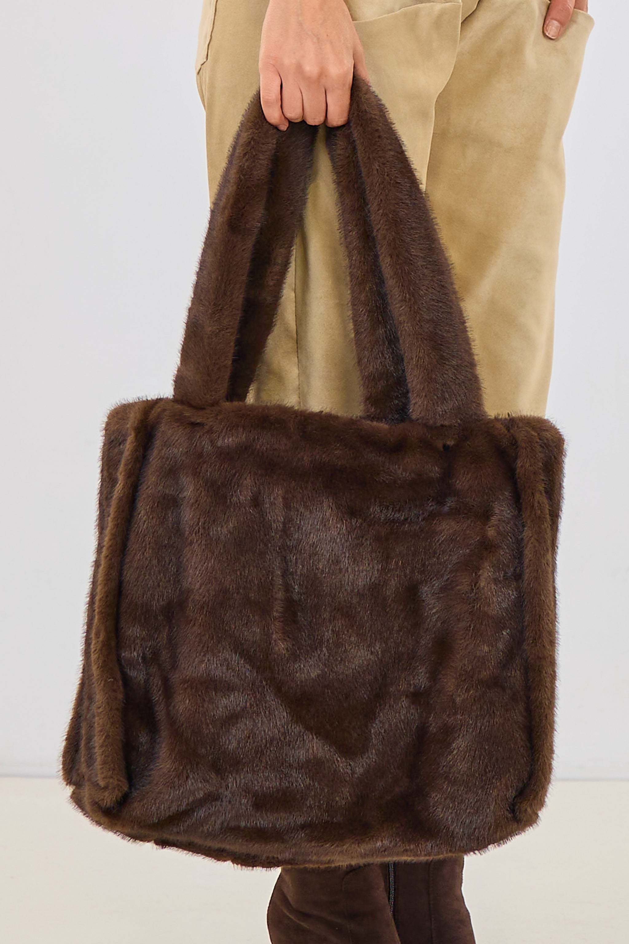 Kuschelige Felltasche, braun