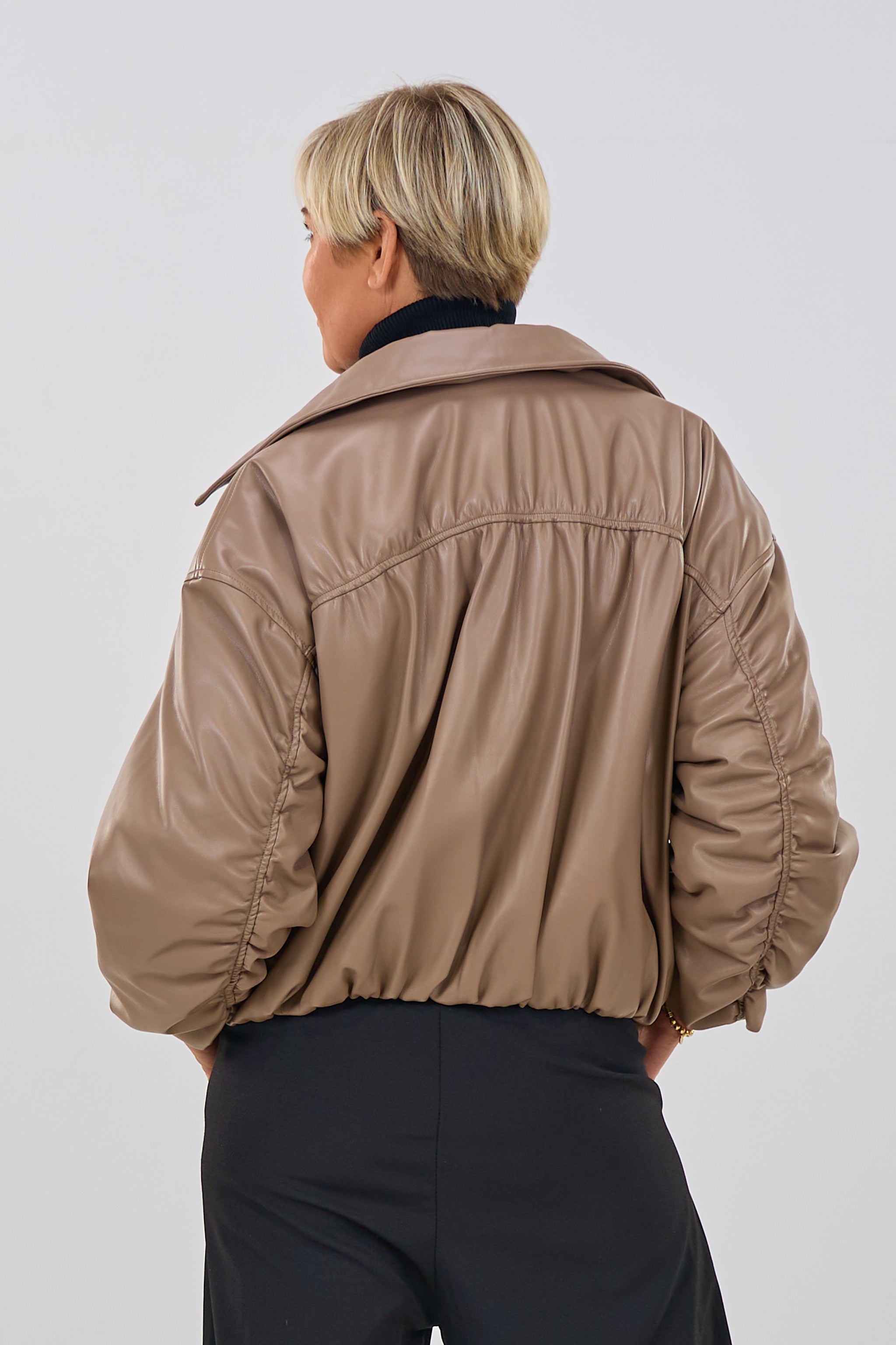Stylische Kunstlederjacke, taupe