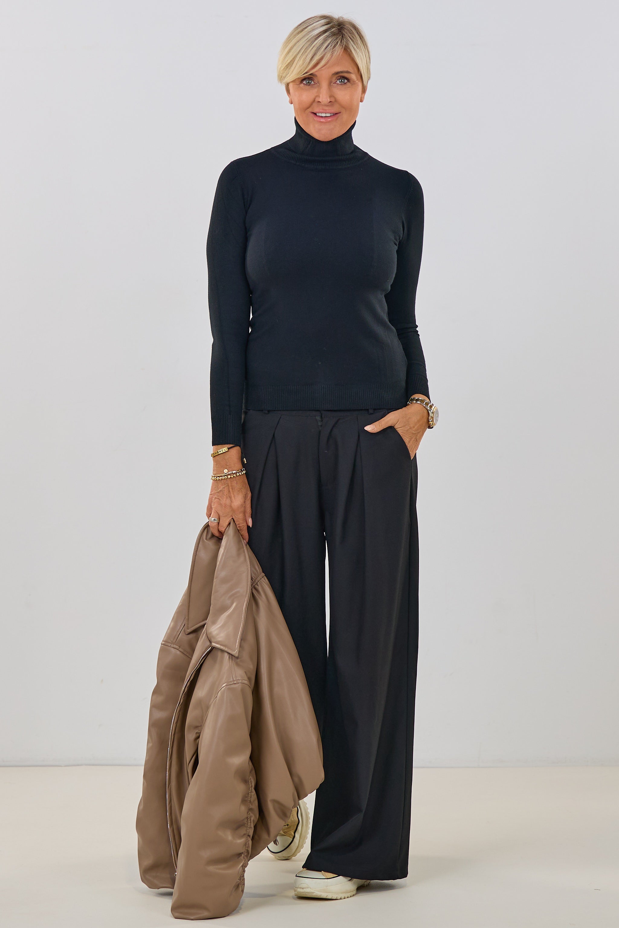 Rollkragen Pulli "Senorita", schwarz