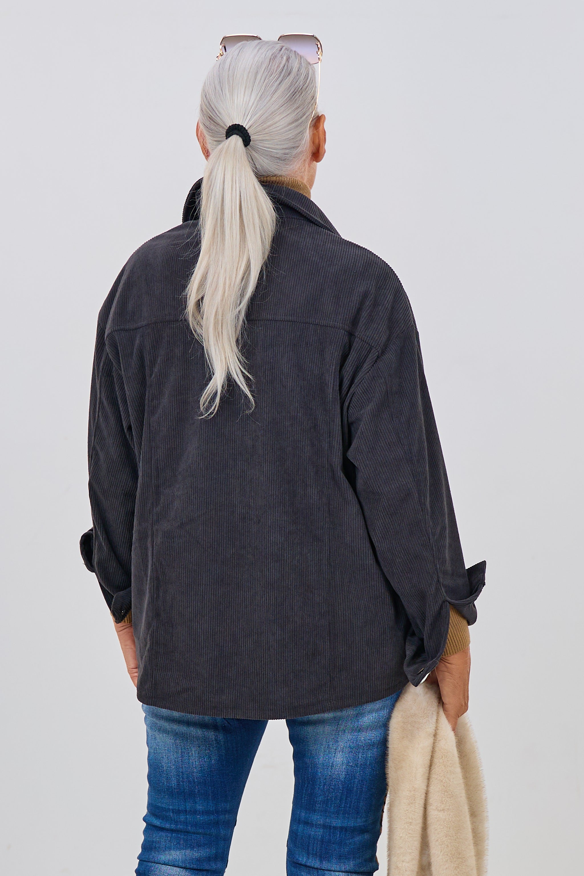Lange Cord-Hemdjacke, anthrazit