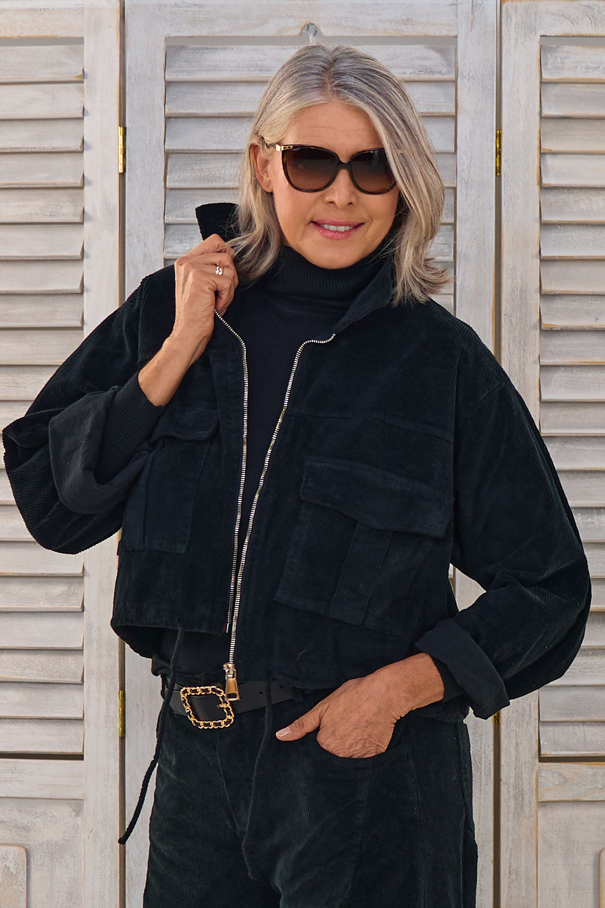 kurze Cordjacke, schwarz