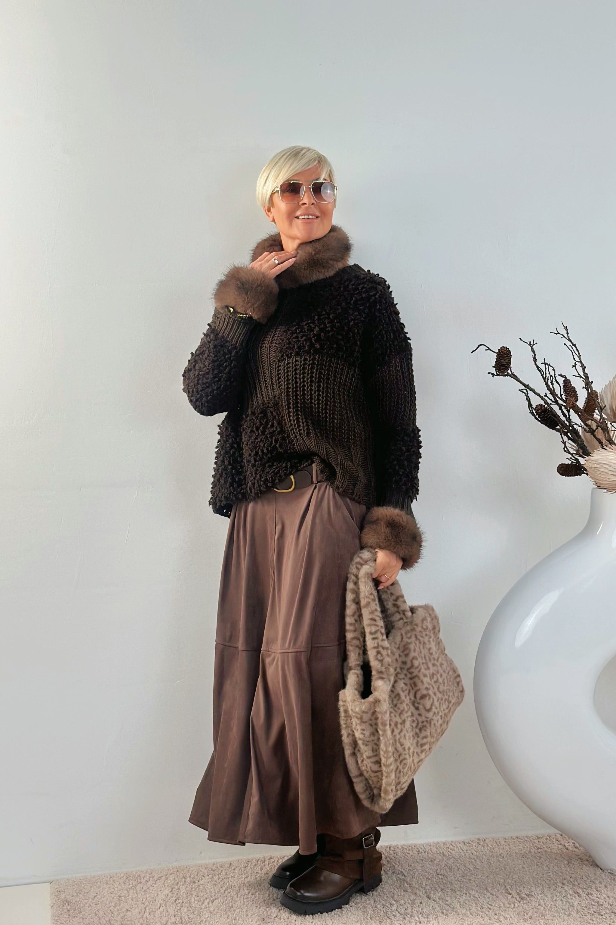 Strickpulli mit Bouclé und Patentmuster, braun