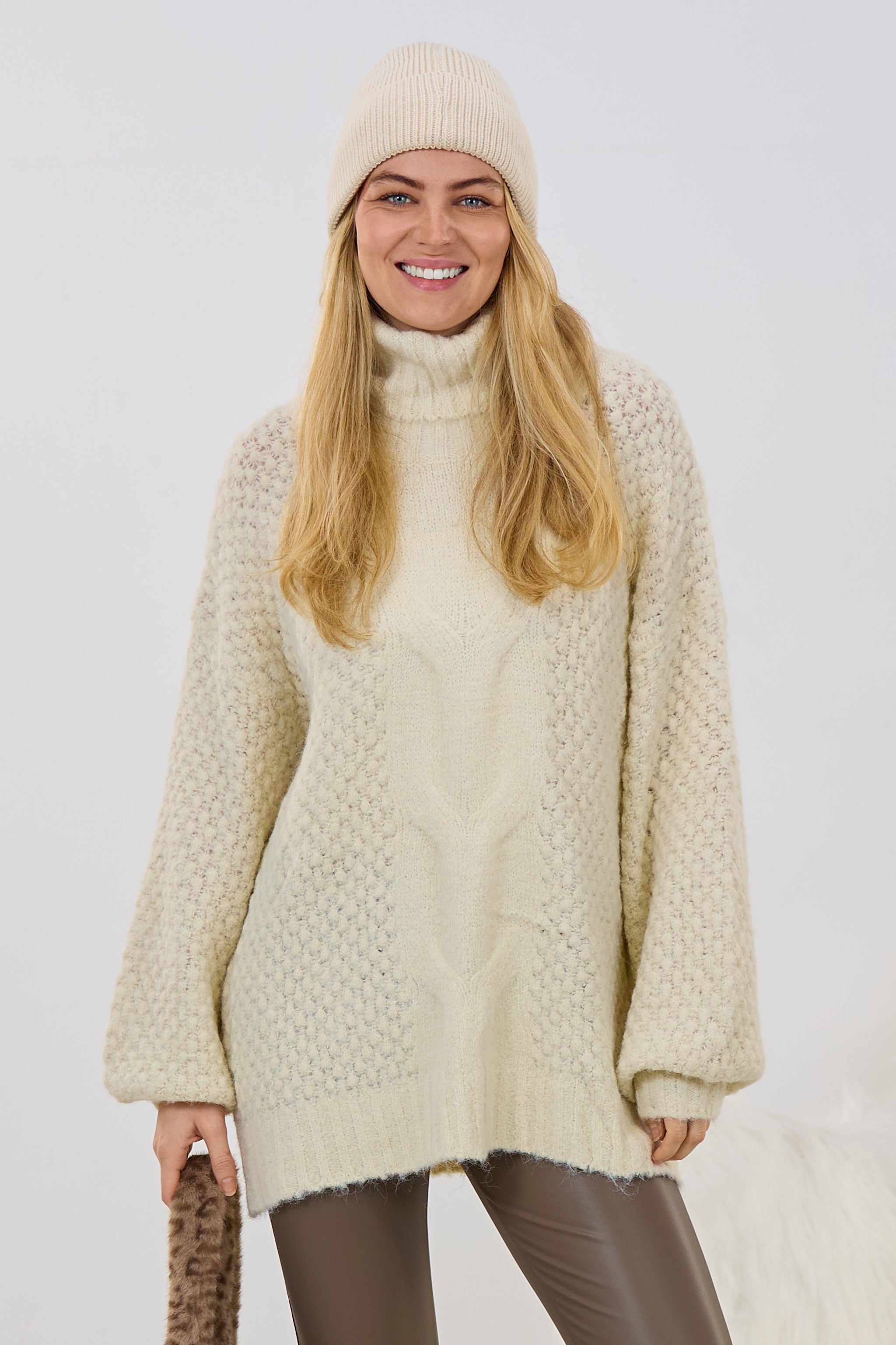 Longpullover mit Rollkragen, creme