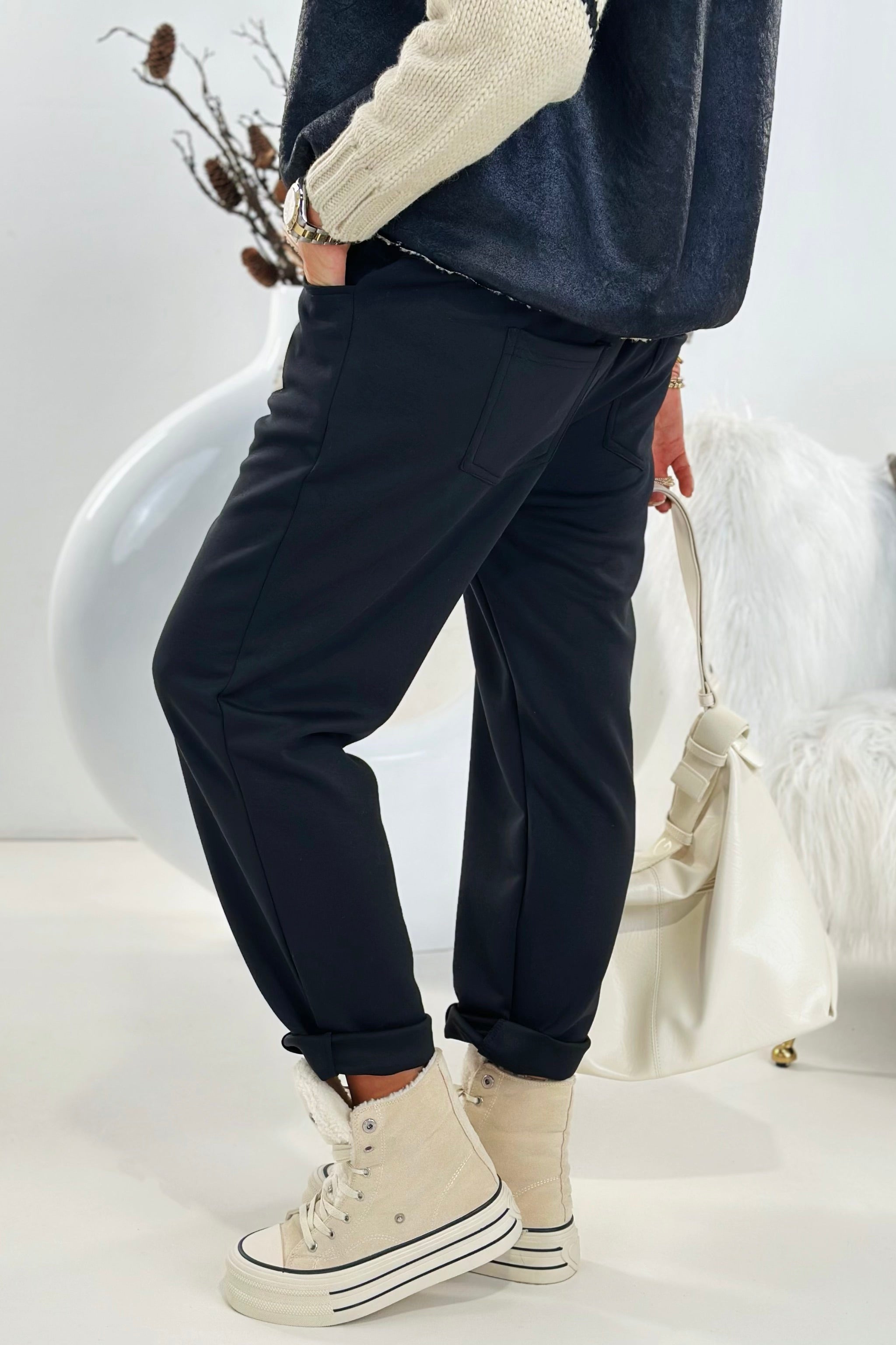 Cozy Hose mit Gürtel, schwarz