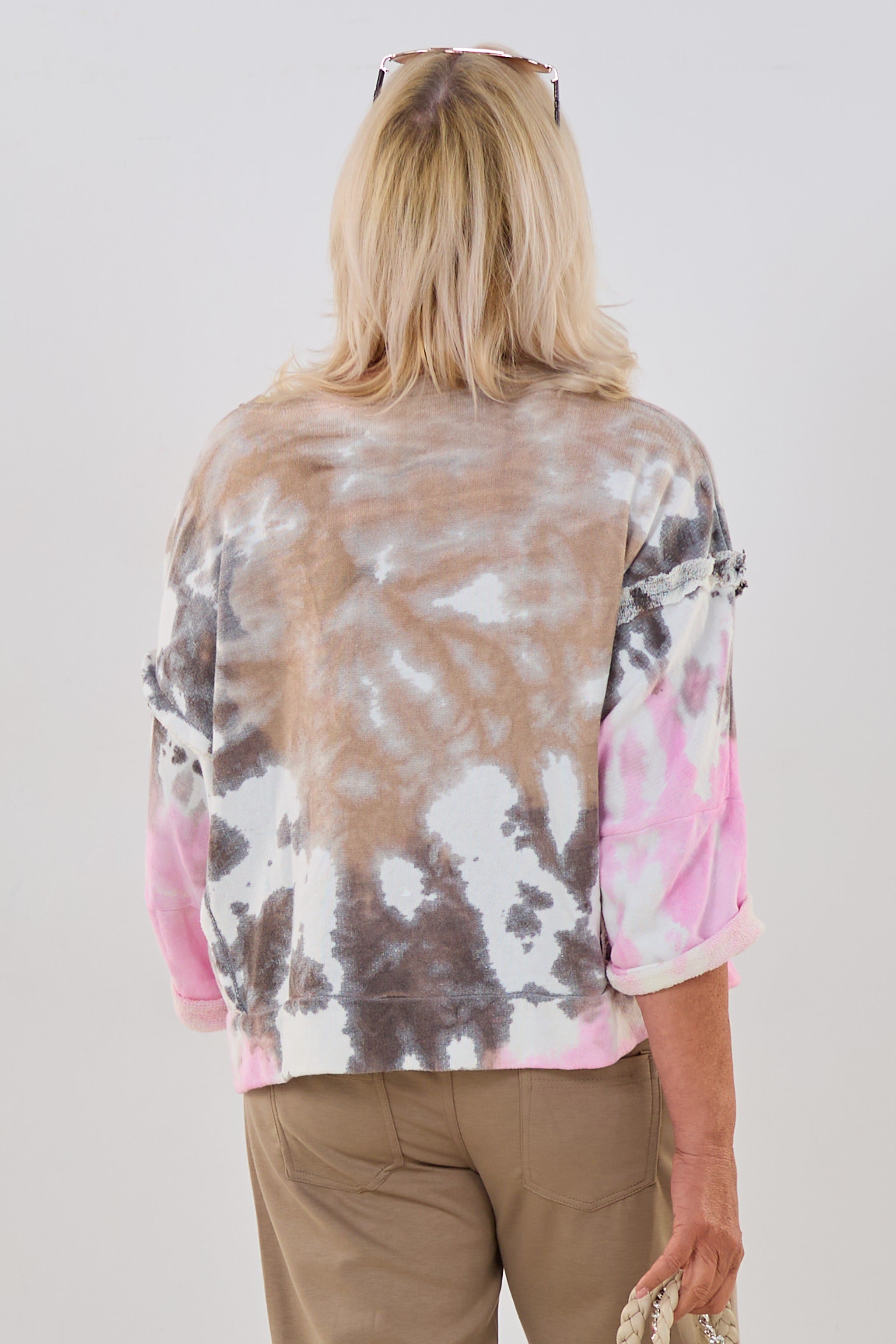 Batik sweatshirt with external seams, ecru-brown