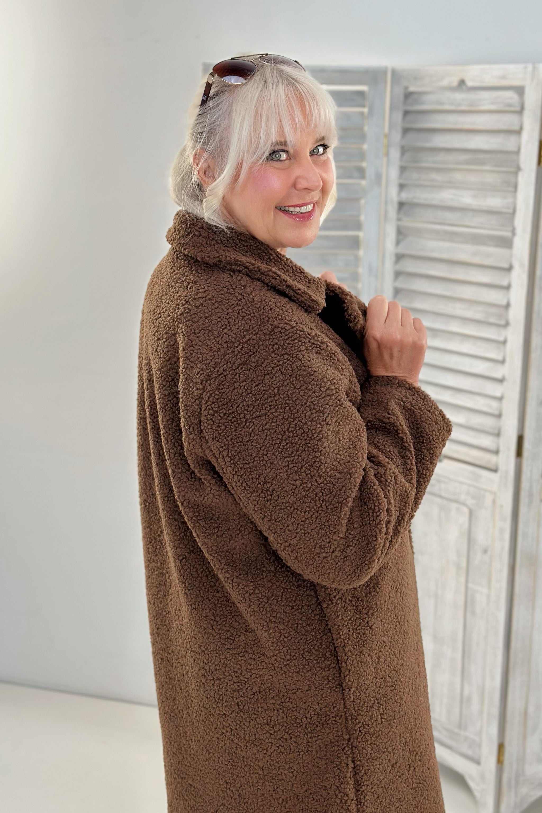 langer Teddymantel mit Revers, braun