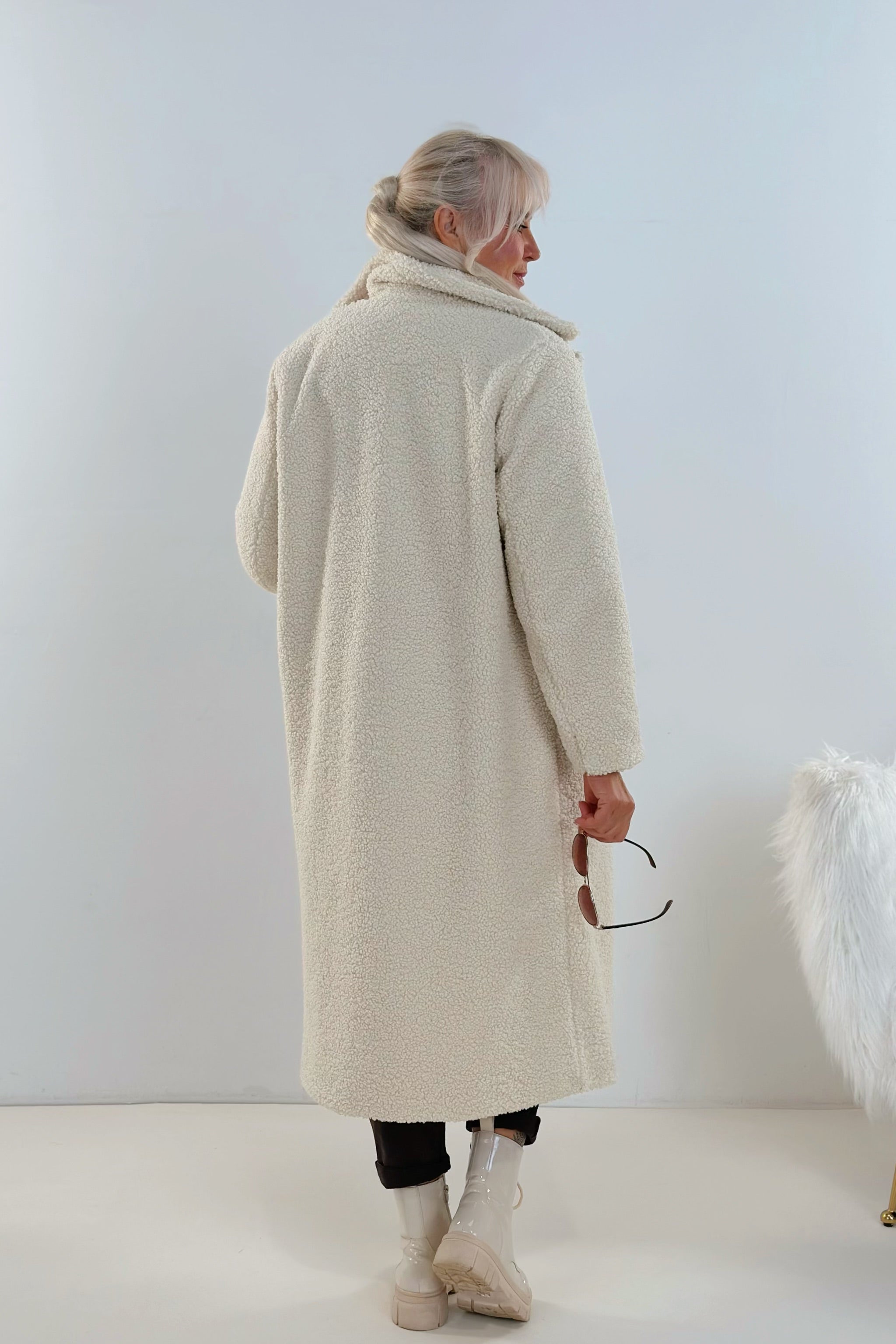 langer Teddymantel mit Revers, creme