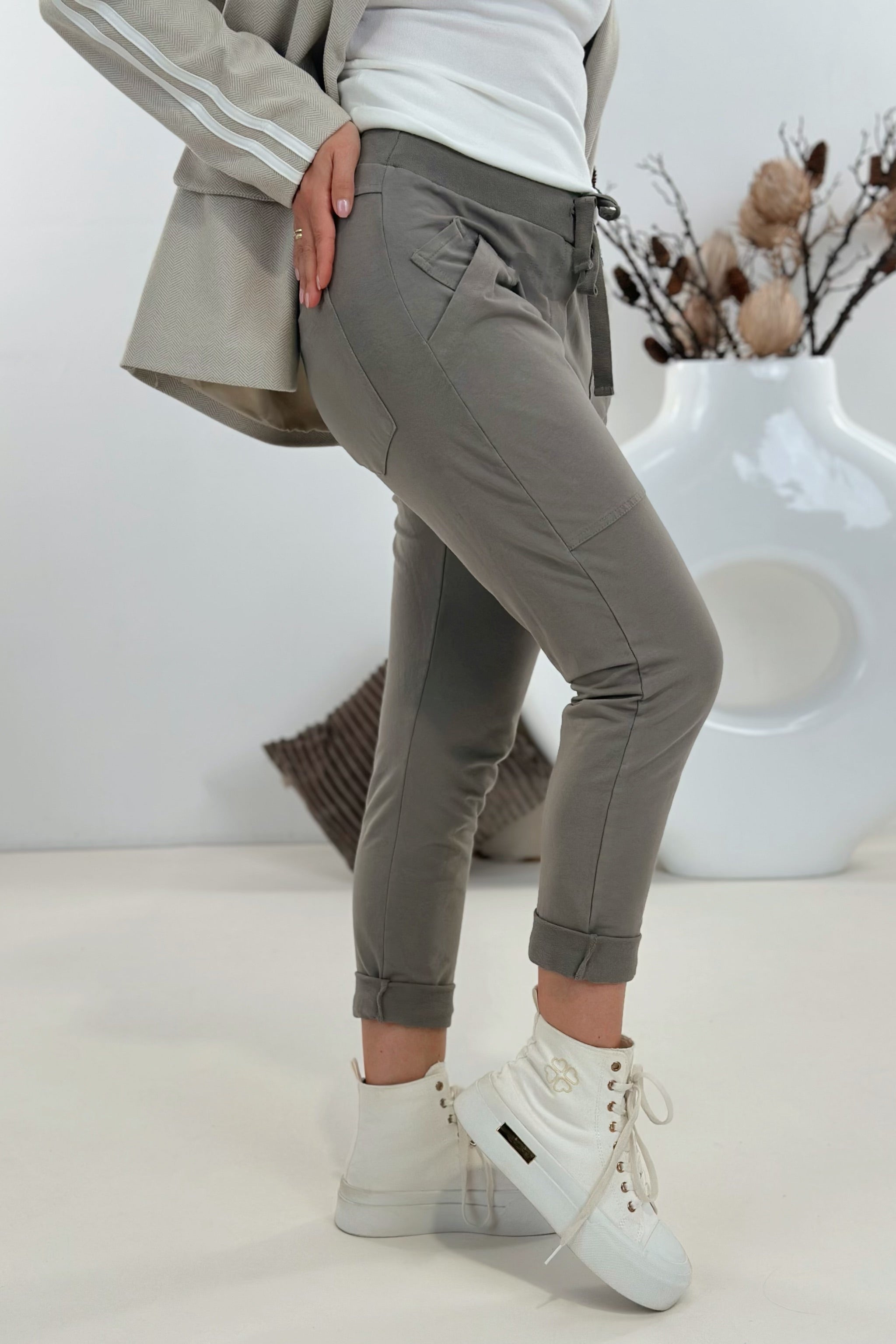 Joggpants mit großen Taschen, taupe