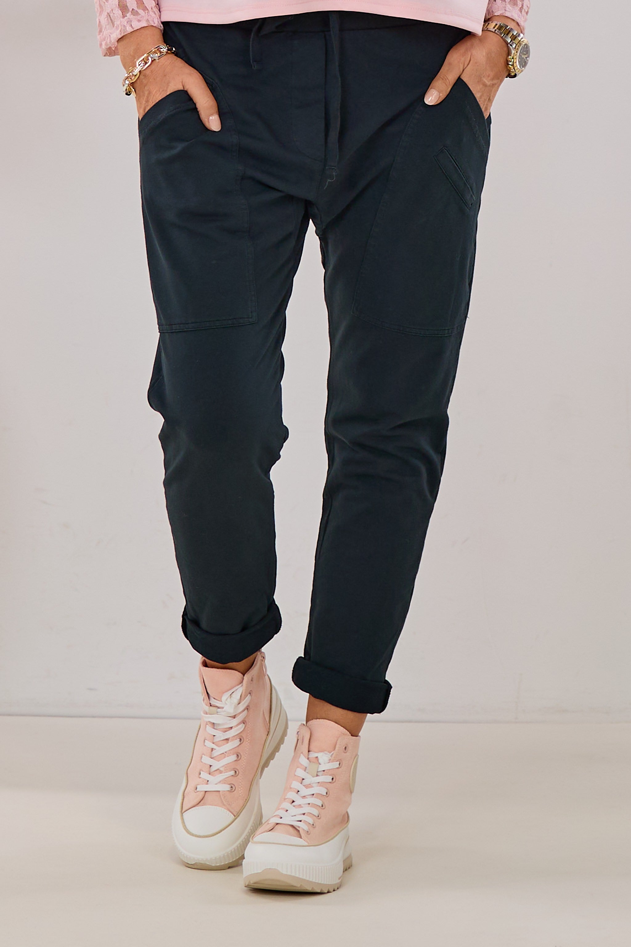 Joggpants mit großen Taschen, schwarz