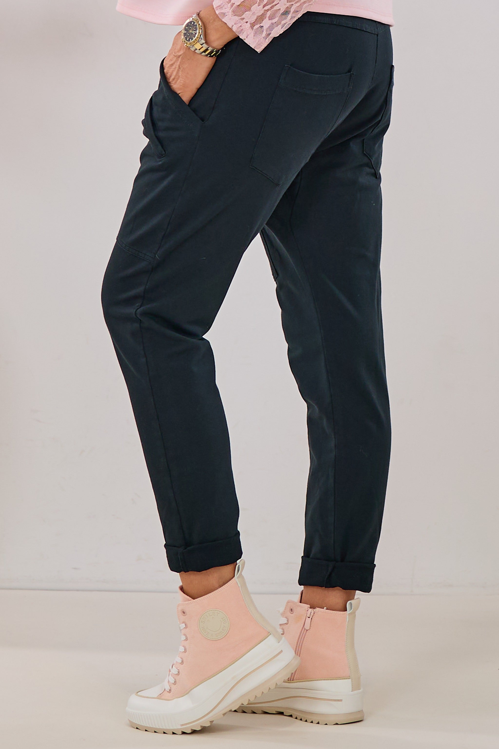 Joggpants mit großen Taschen, schwarz