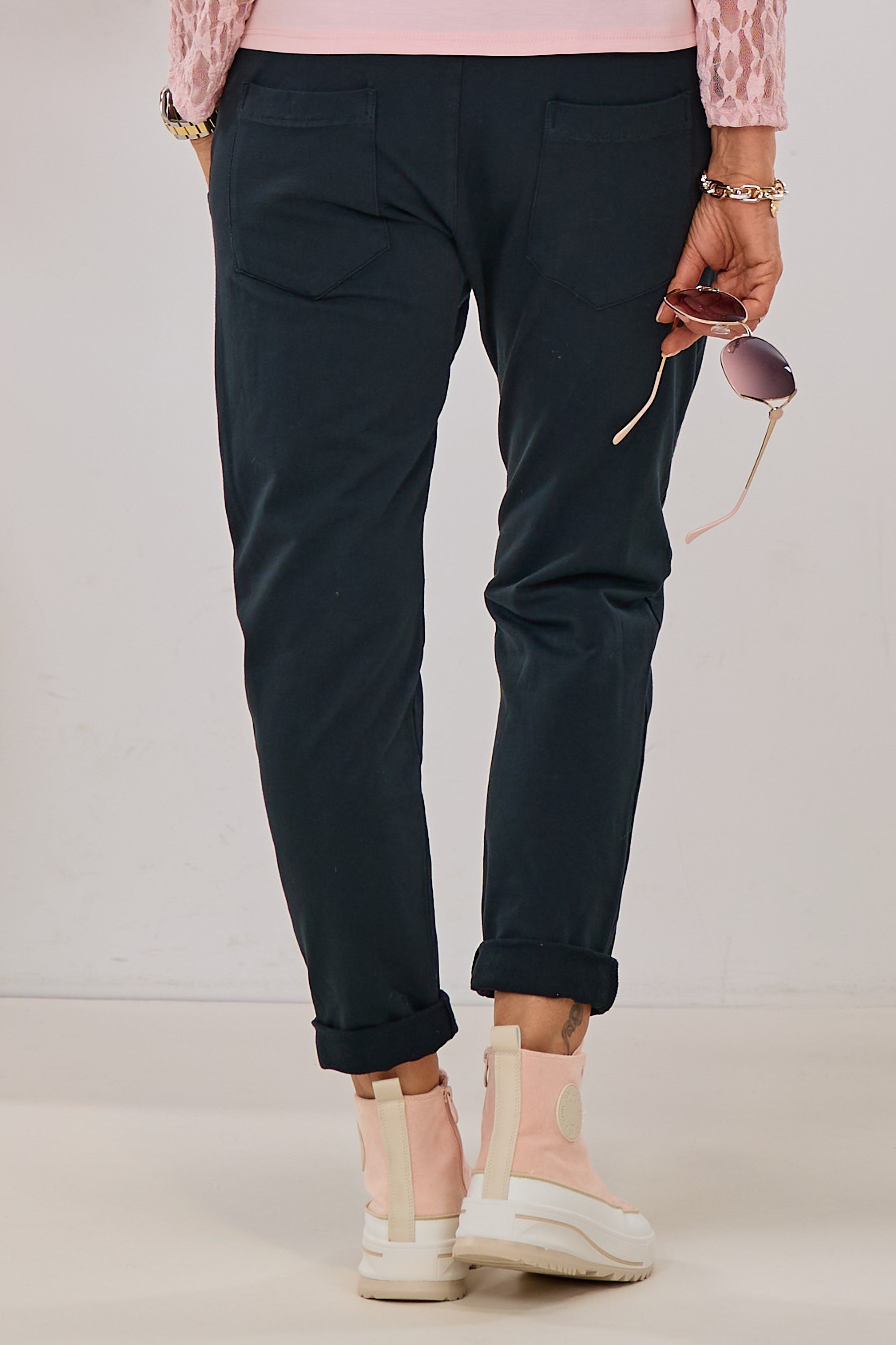 Joggpants mit großen Taschen, schwarz