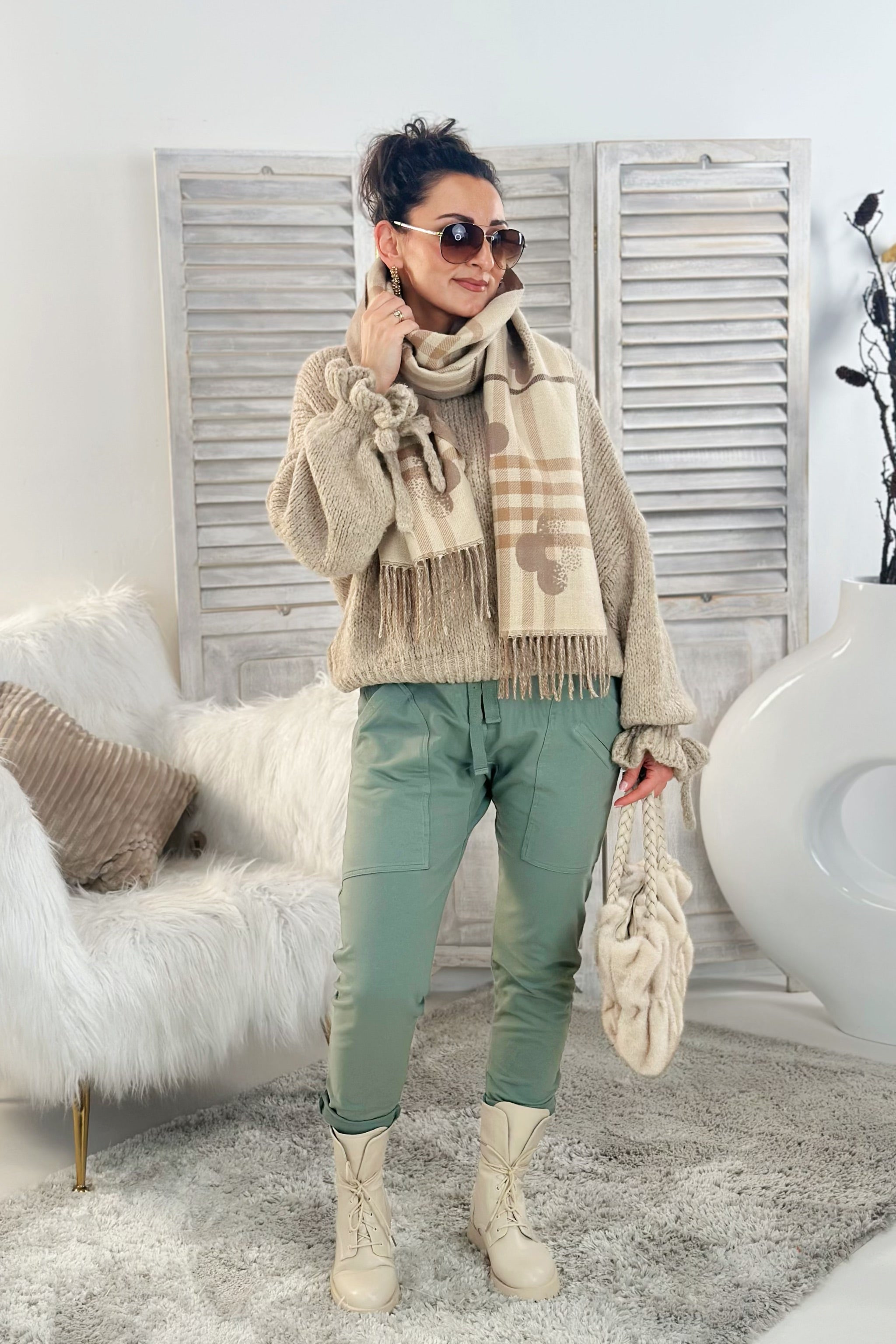 Joggpants mit großen Taschen, hell khaki