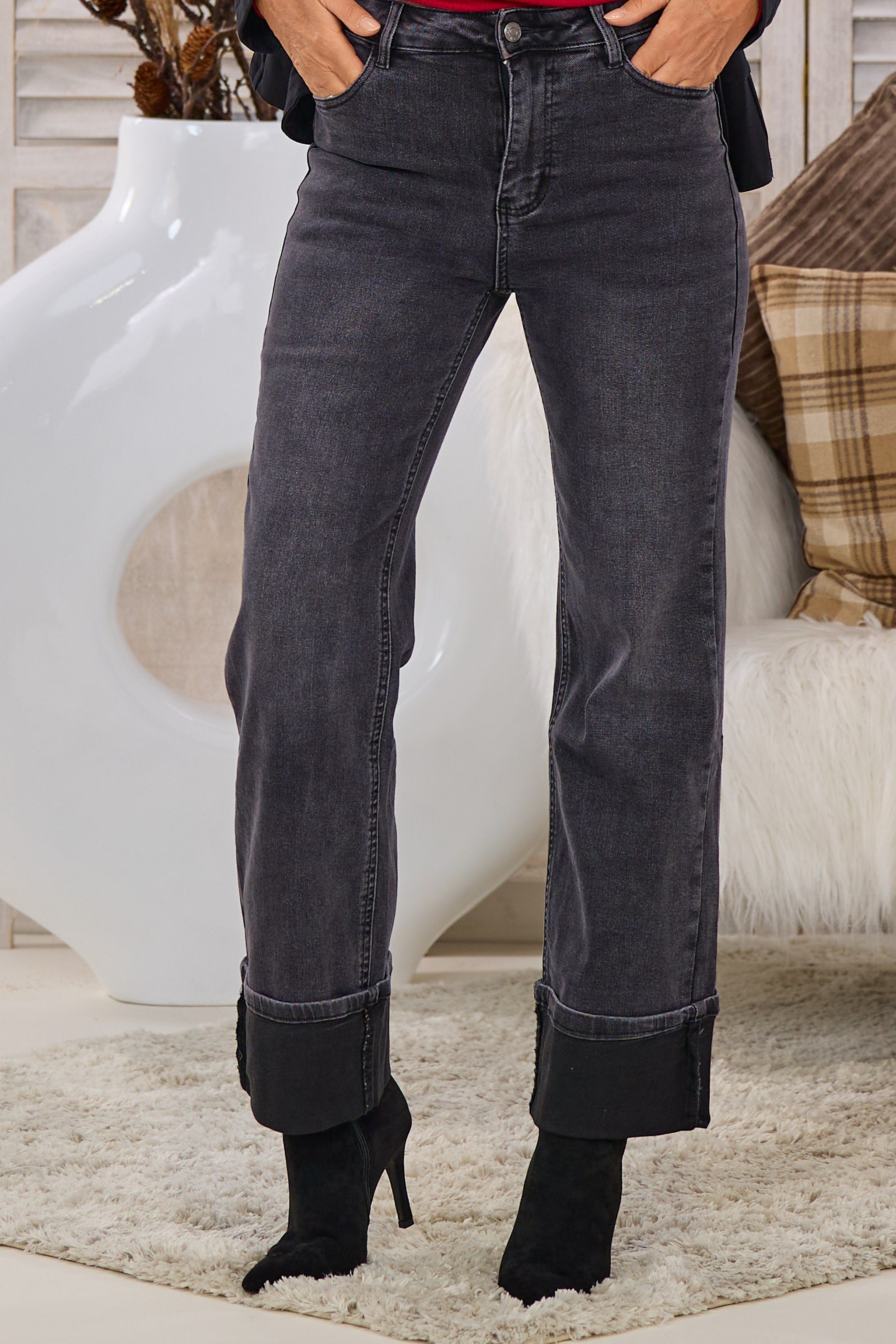 Jeans mit breitem Aufschlag, schwarz-stonewashed