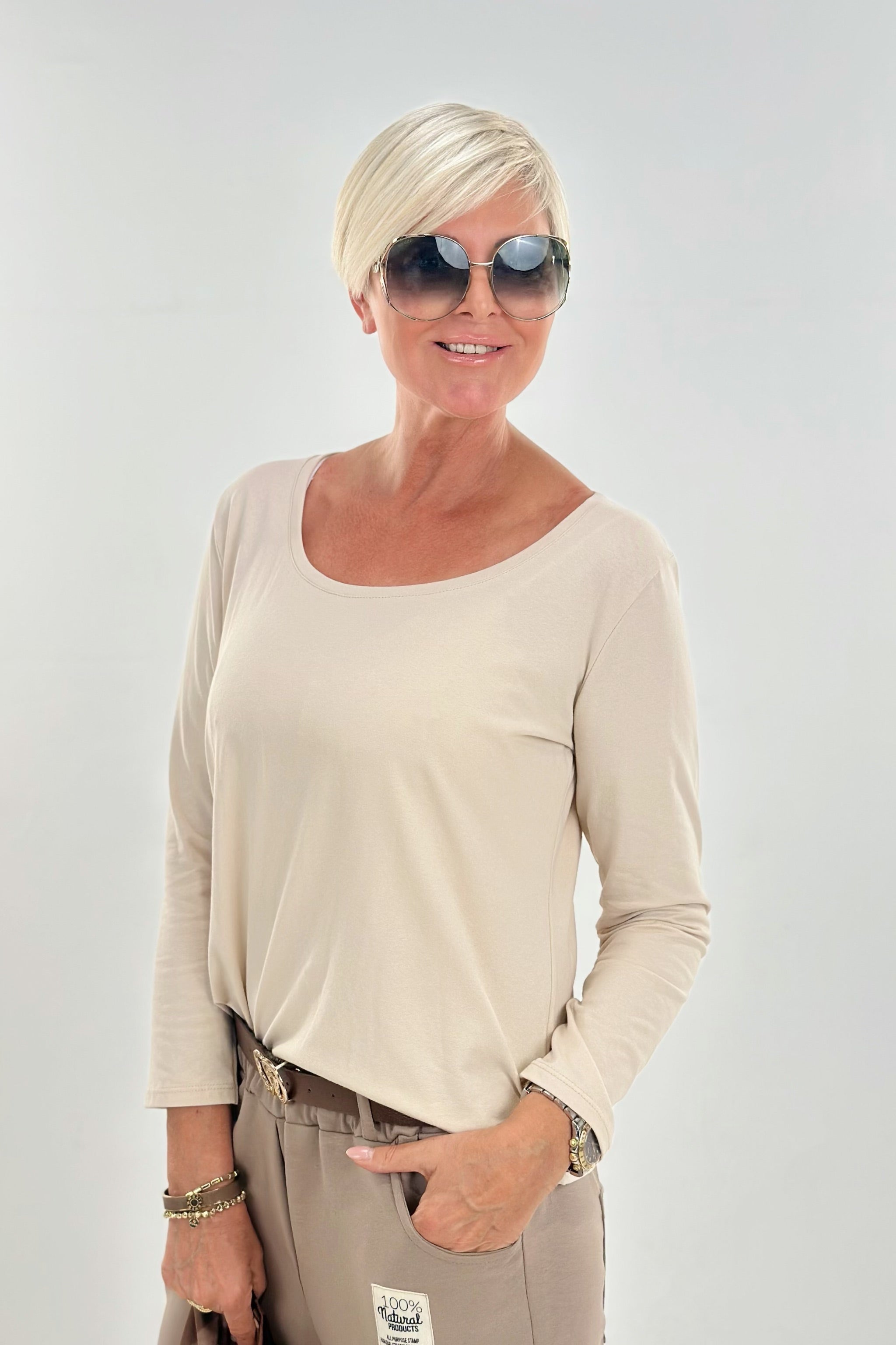 Langarmshirt mit tiefem Rundhalsausschnitt, beige